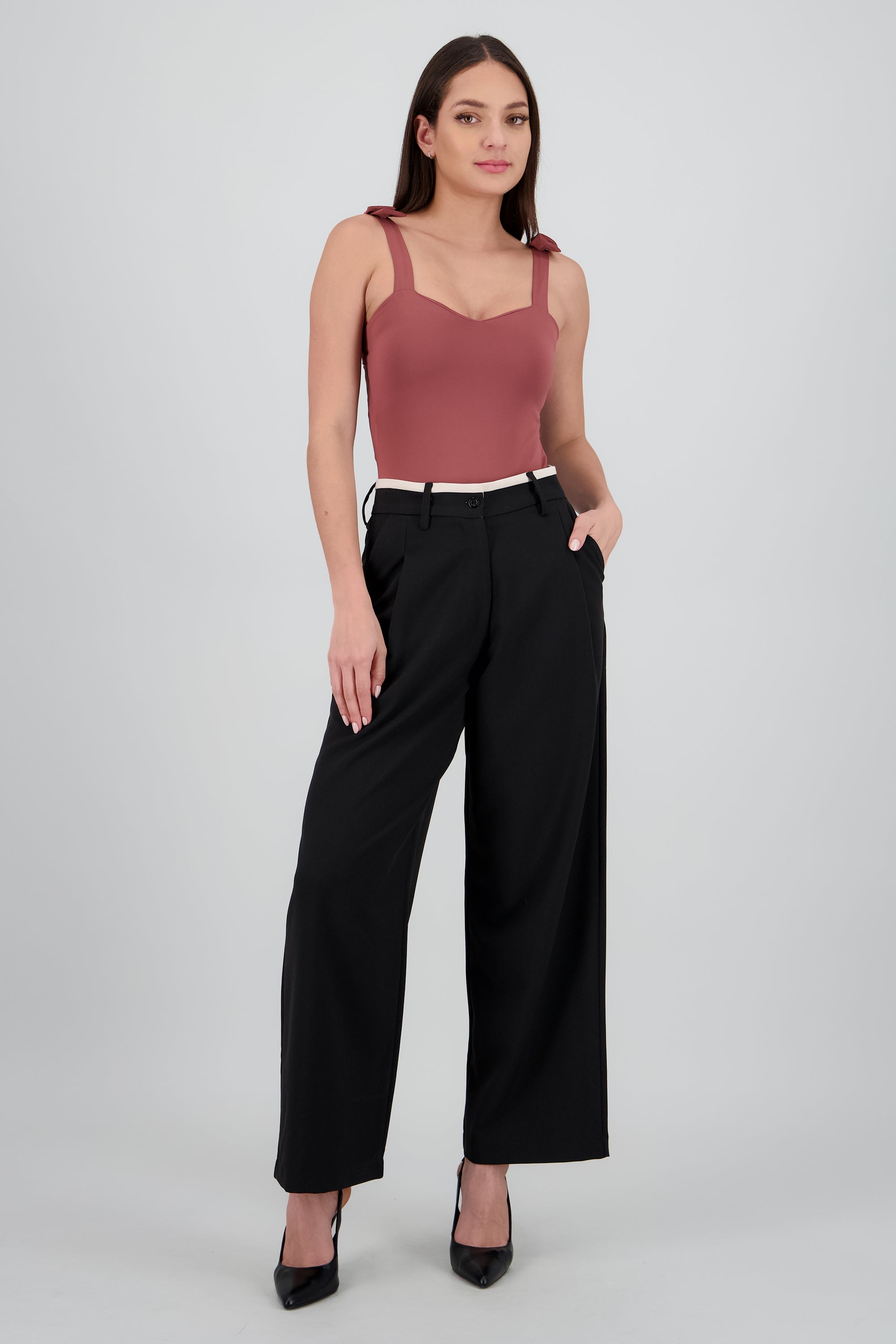 Pantalon contraste pinzas NEGRO COMBO