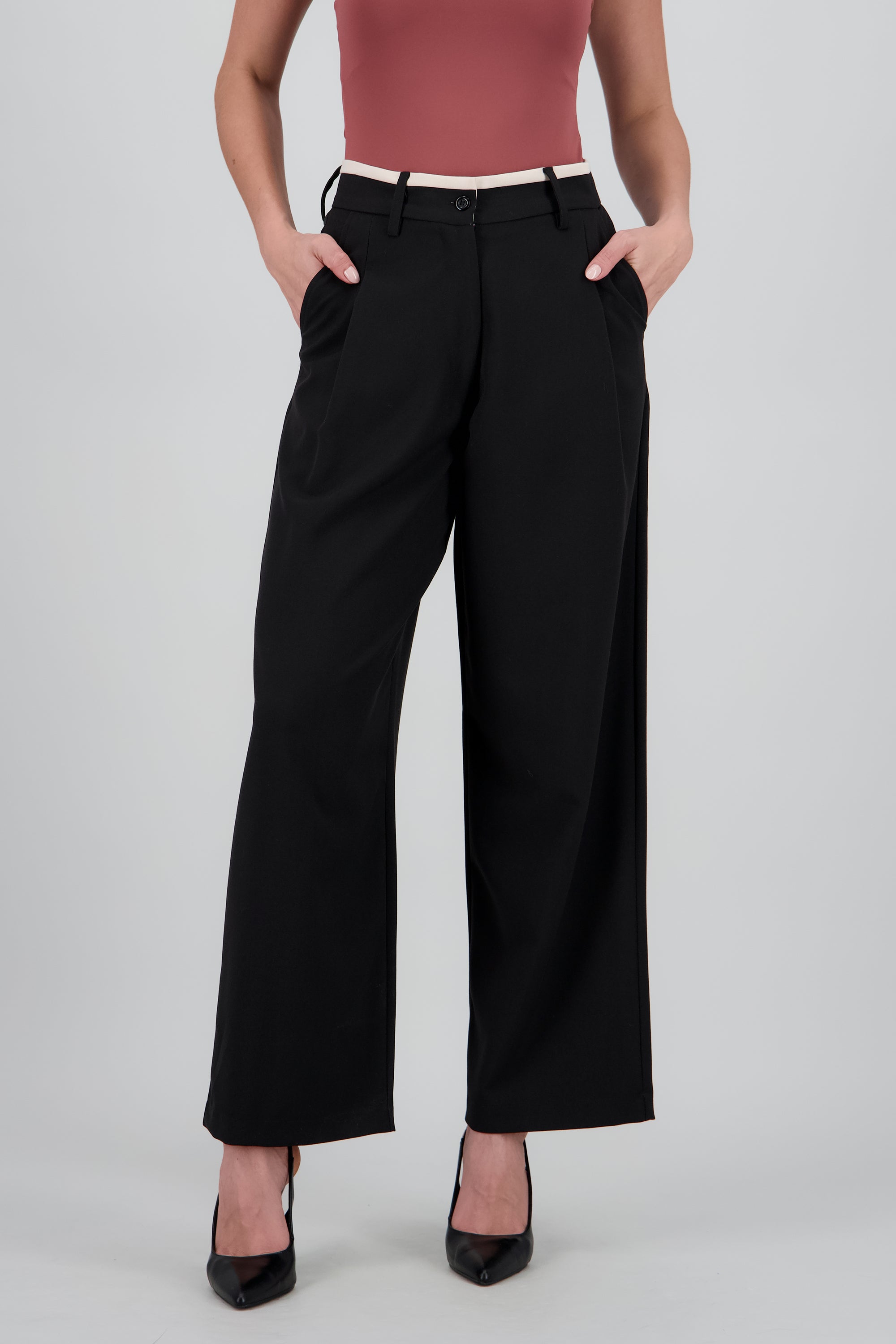 Pantalon contraste pinzas NEGRO COMBO