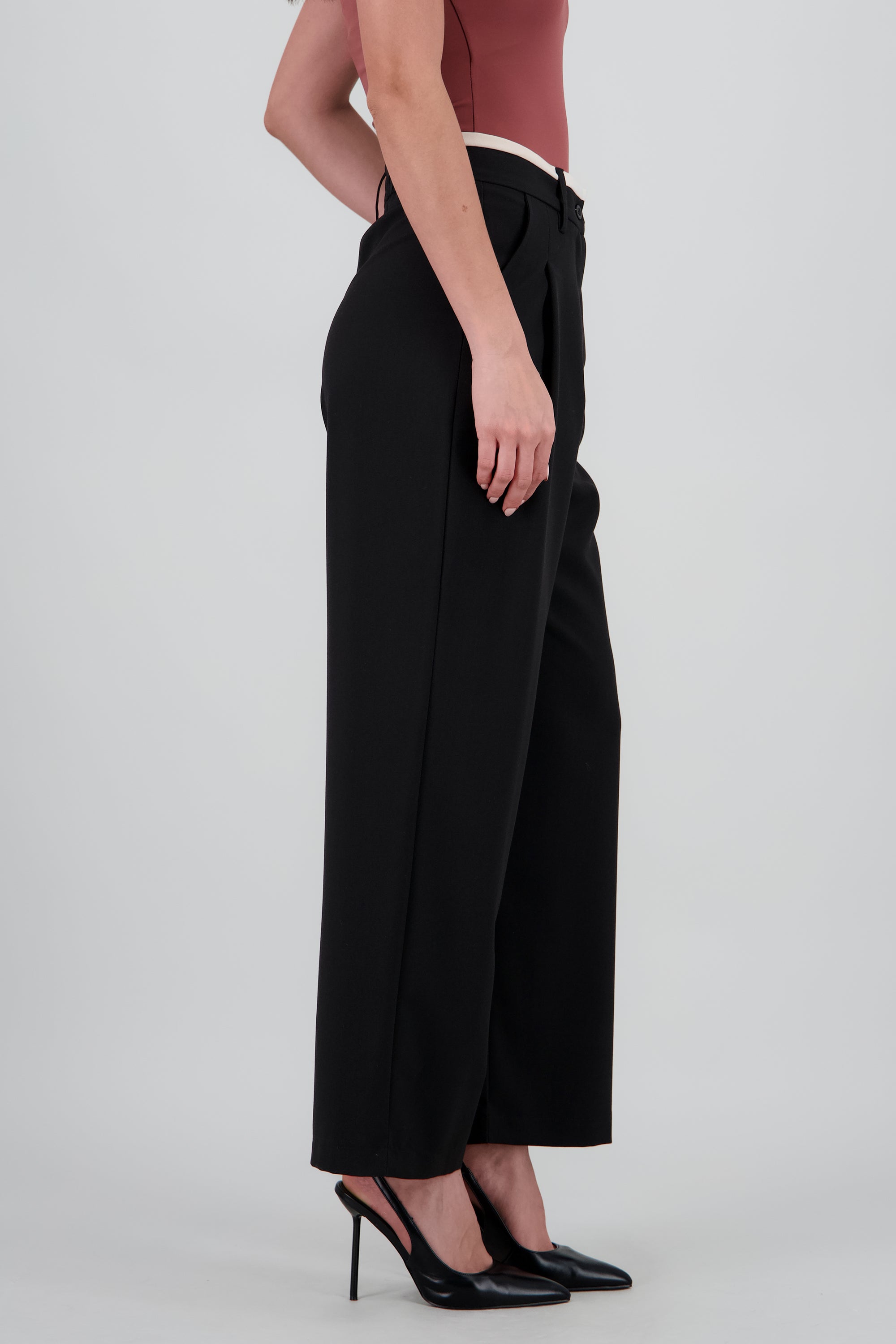 Pantalon contraste pinzas NEGRO COMBO