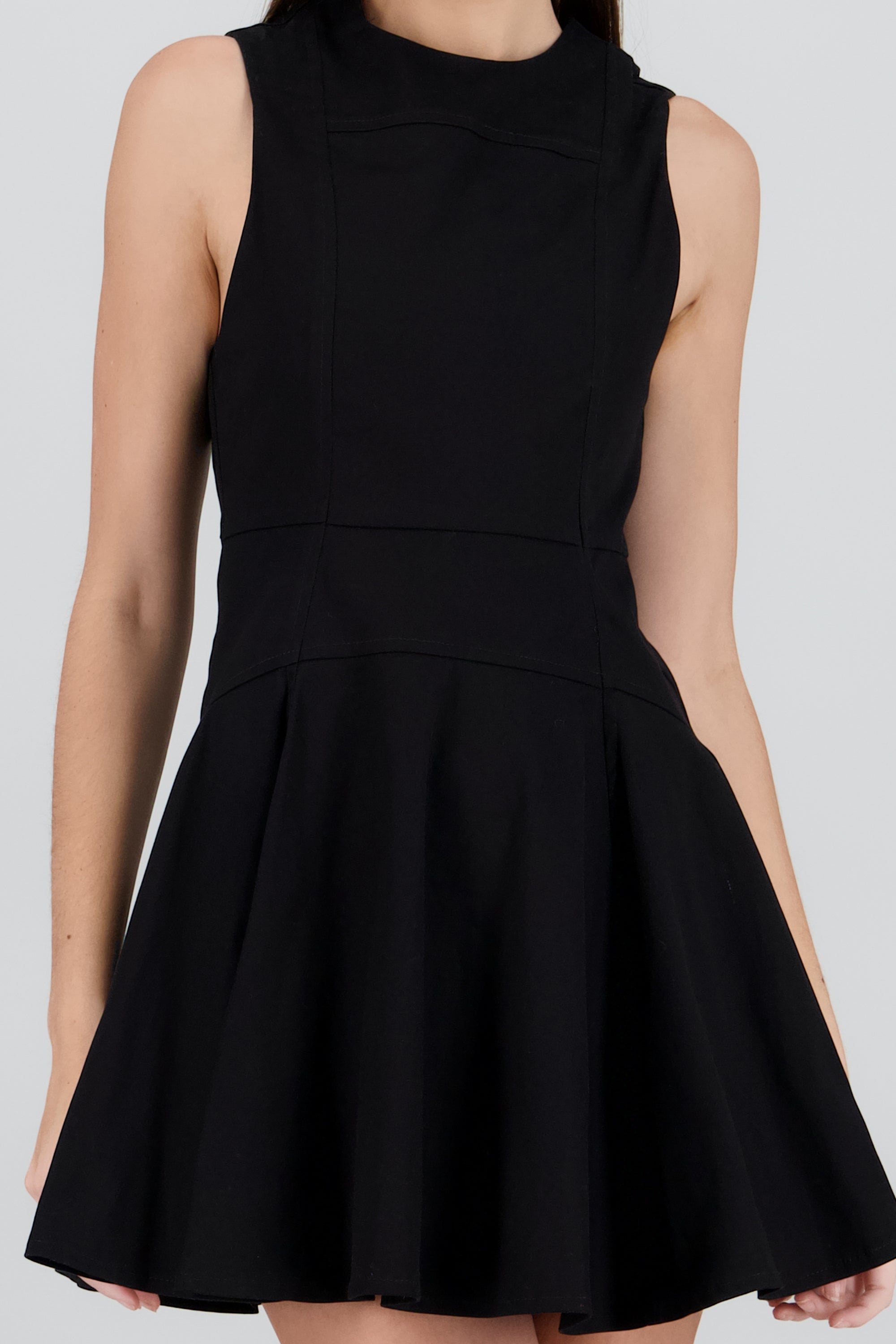 Vestido cortes NEGRO