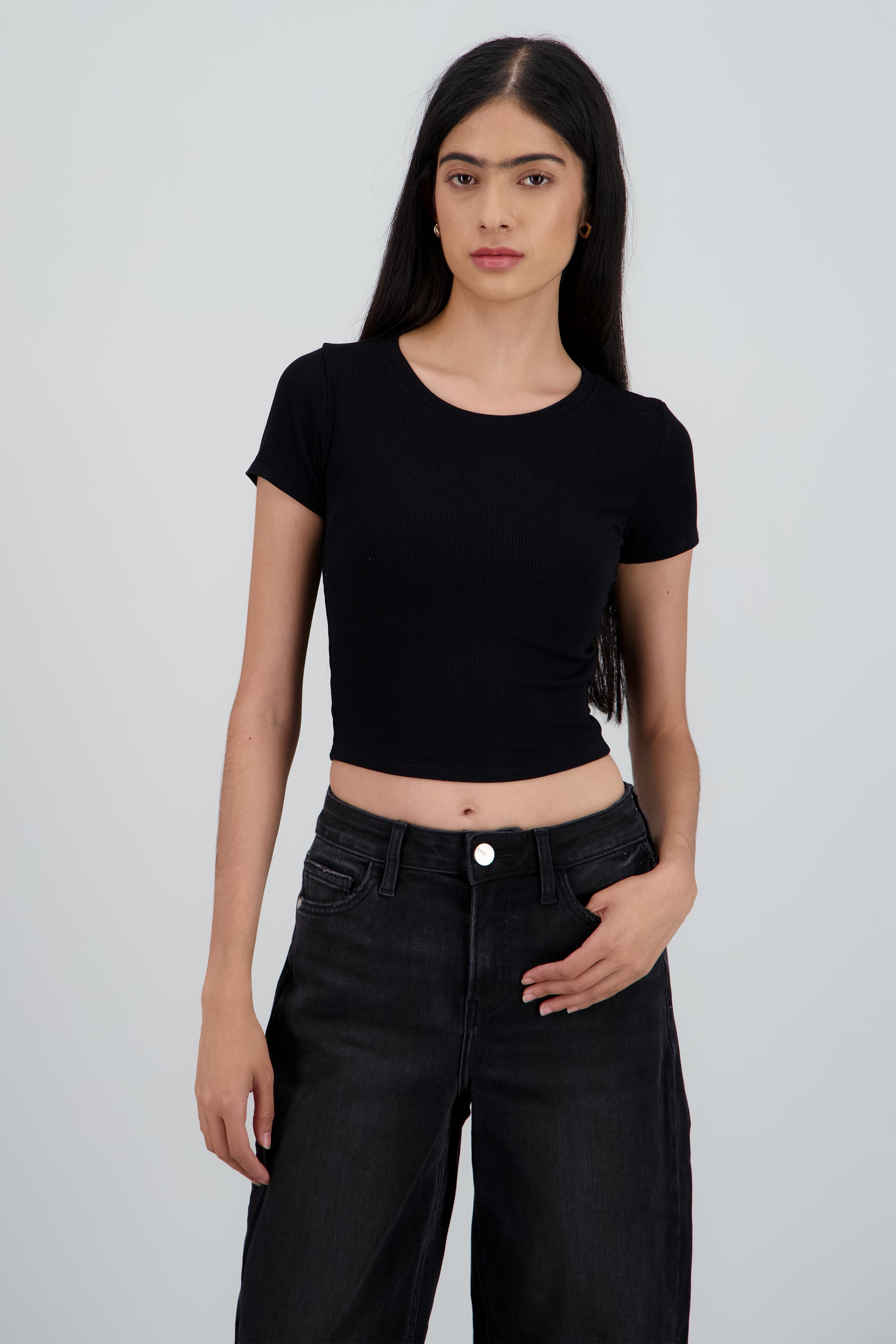 Top escote redondo manga corta NEGRO