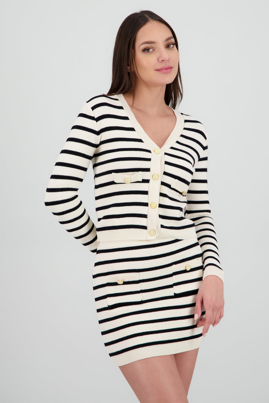Sueter rayas boton detalle