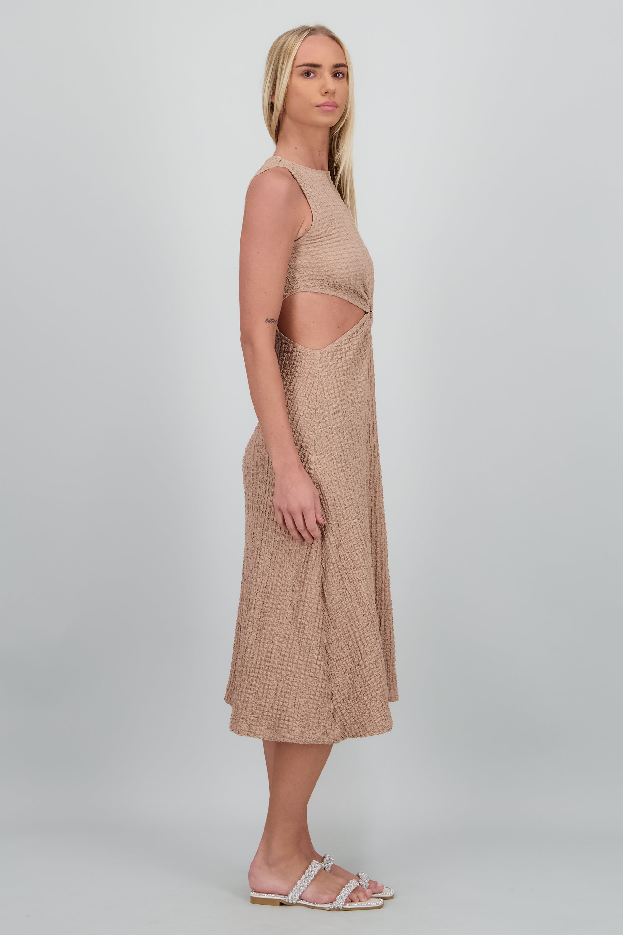 Vestido midi textura aro KHAKI