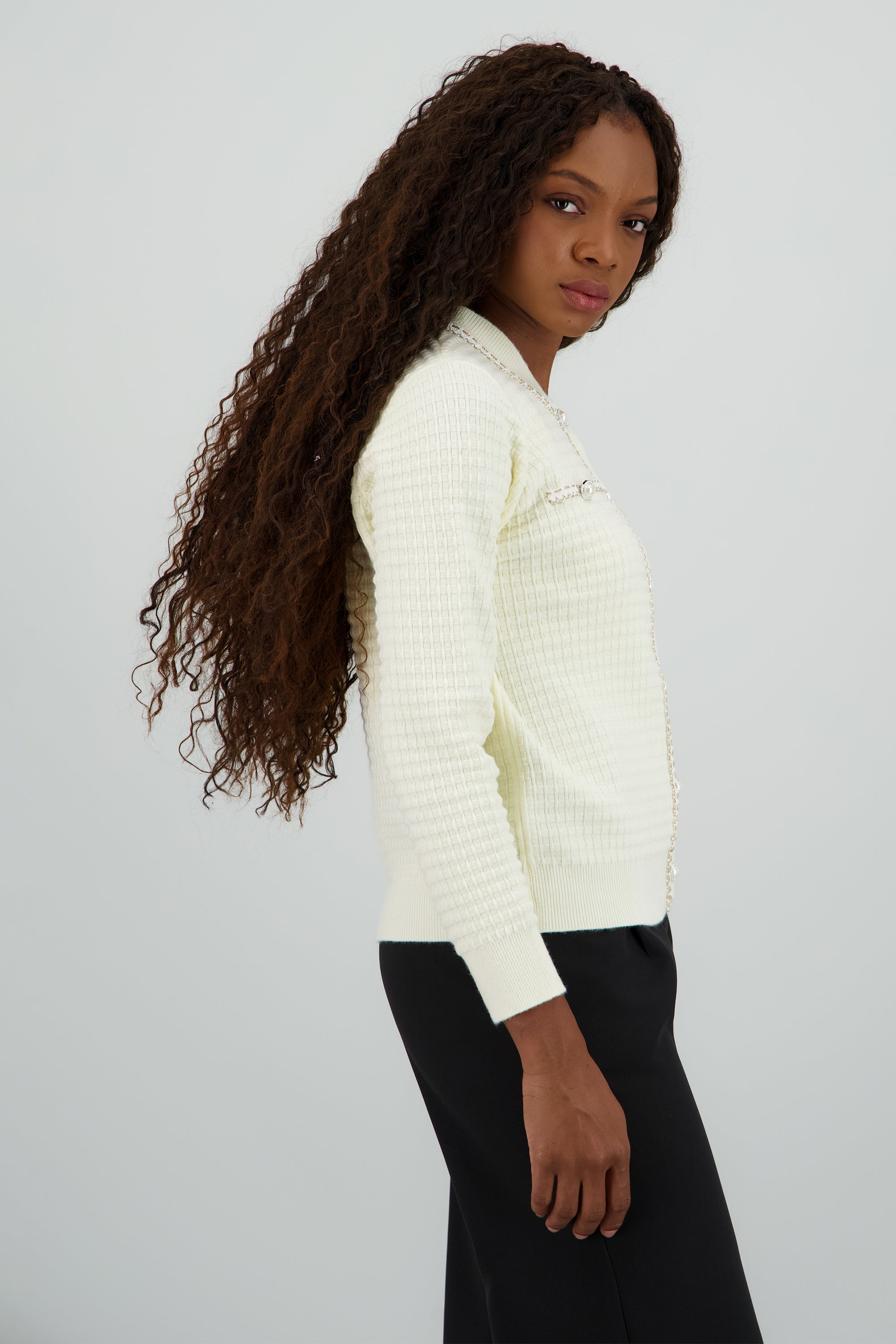 Cardigan detalle boton perla HUESO