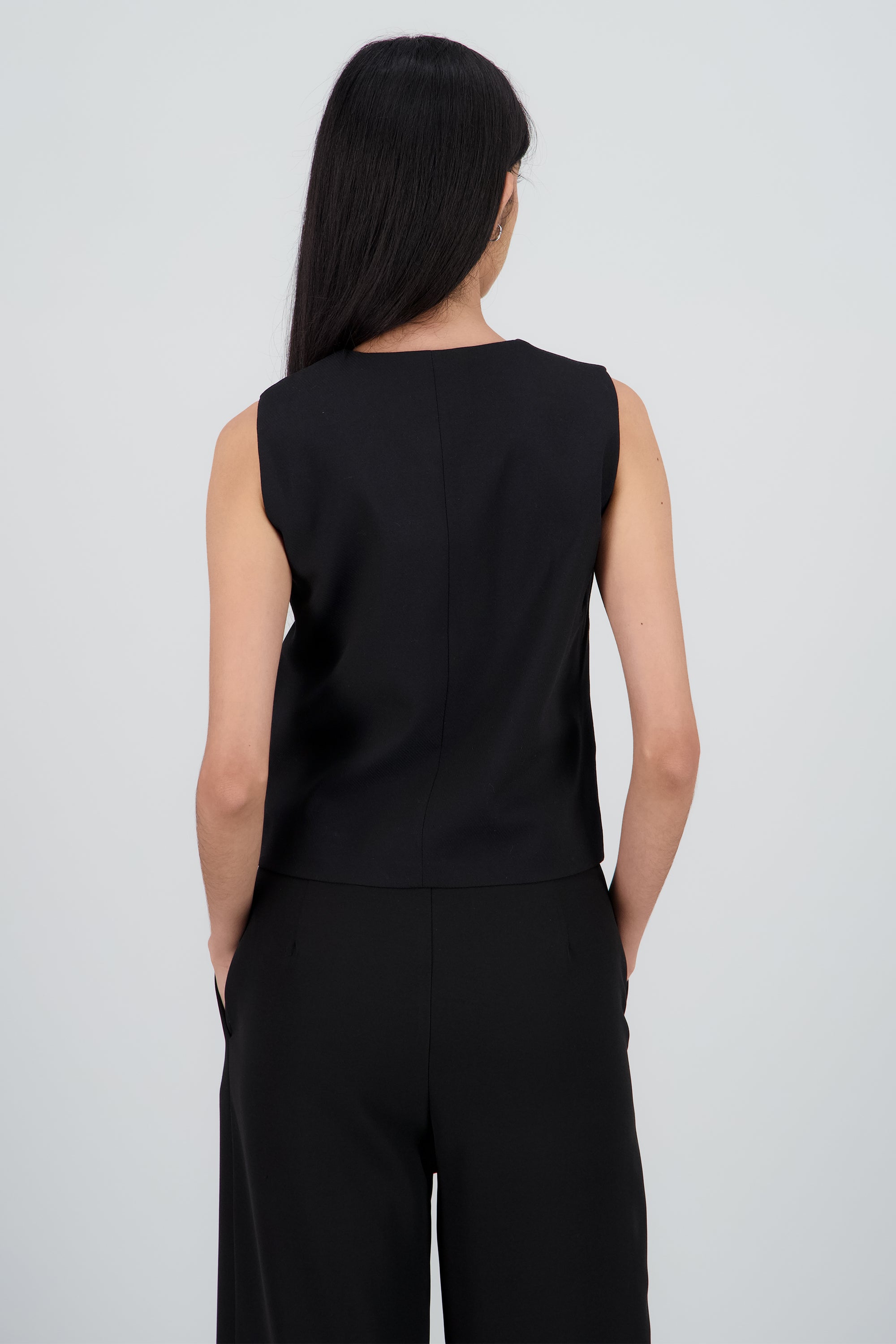 Chaleco corto escote V NEGRO