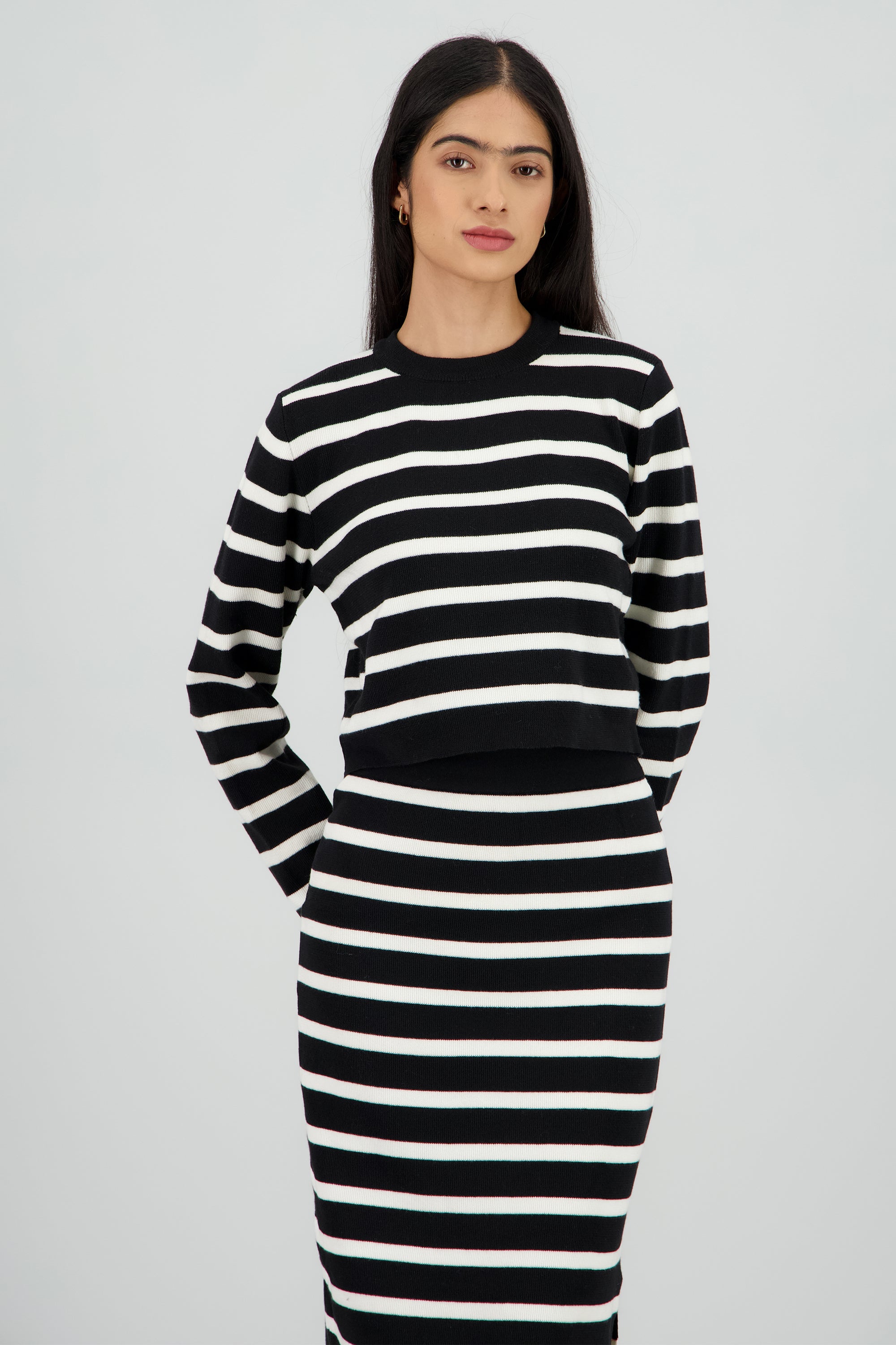 Sueter rayas crop NEGRO COMBO