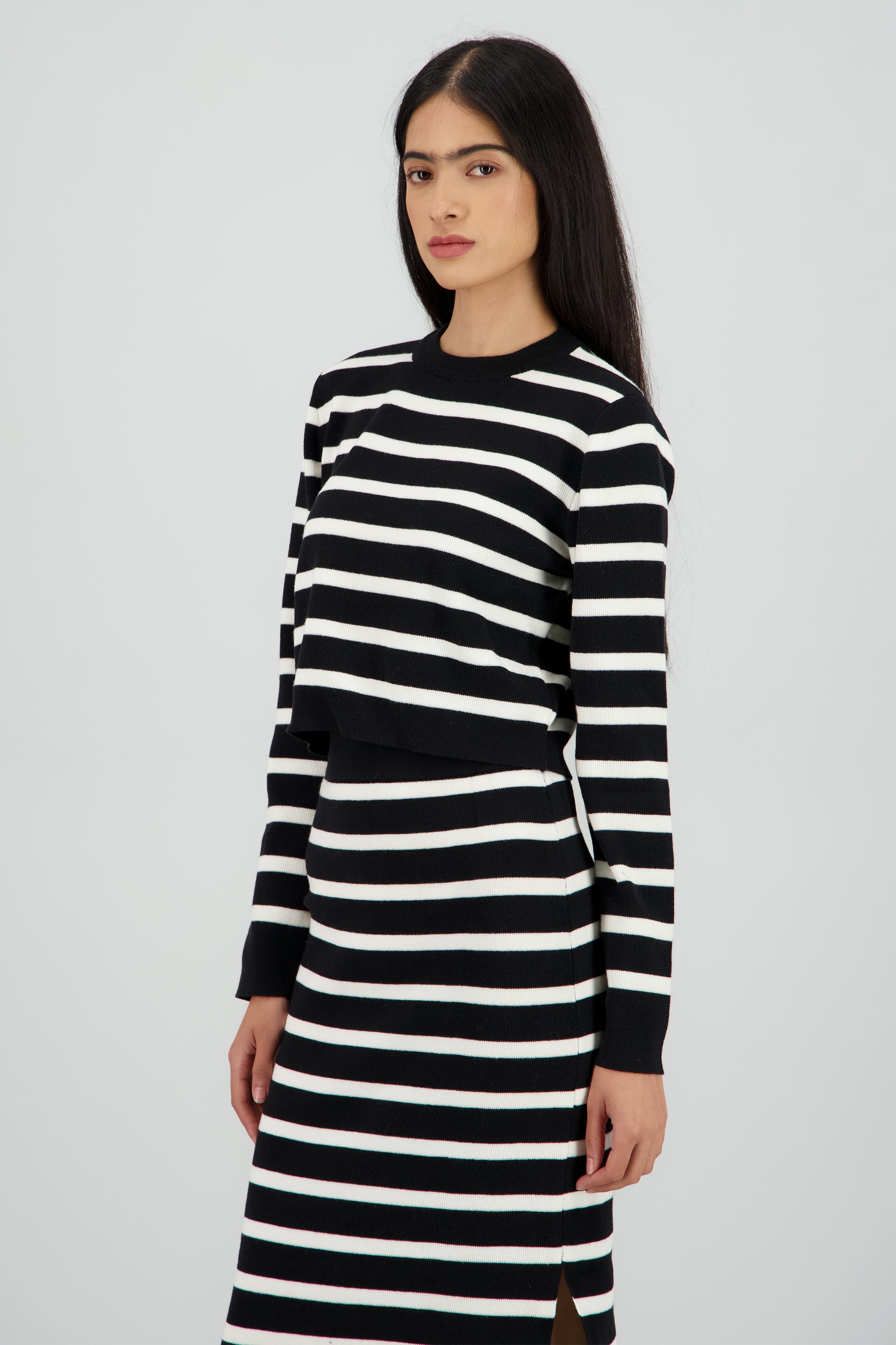 Sueter rayas crop NEGRO COMBO