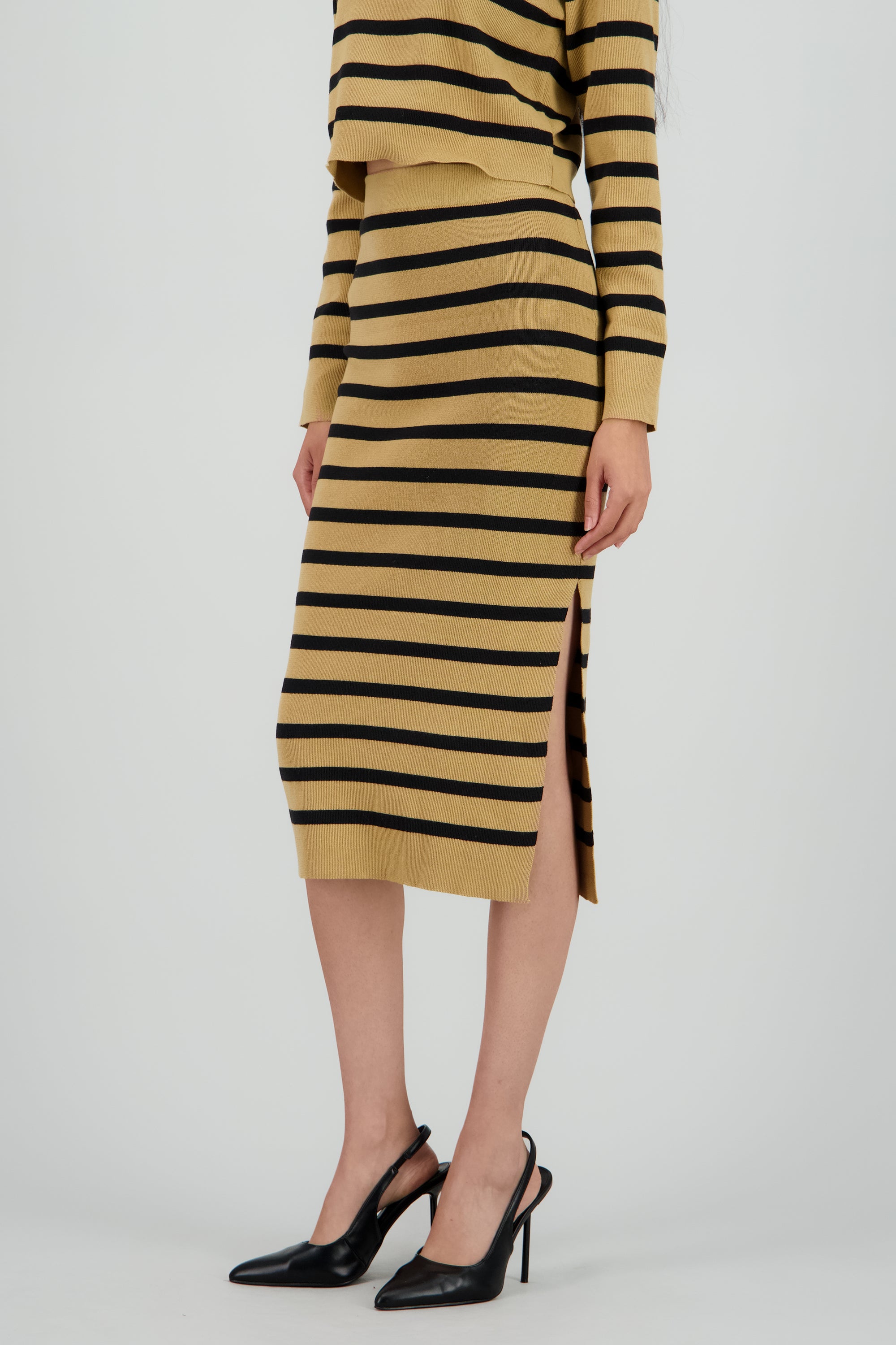 Falda midi rayas detalle abertura CAFE COMBO