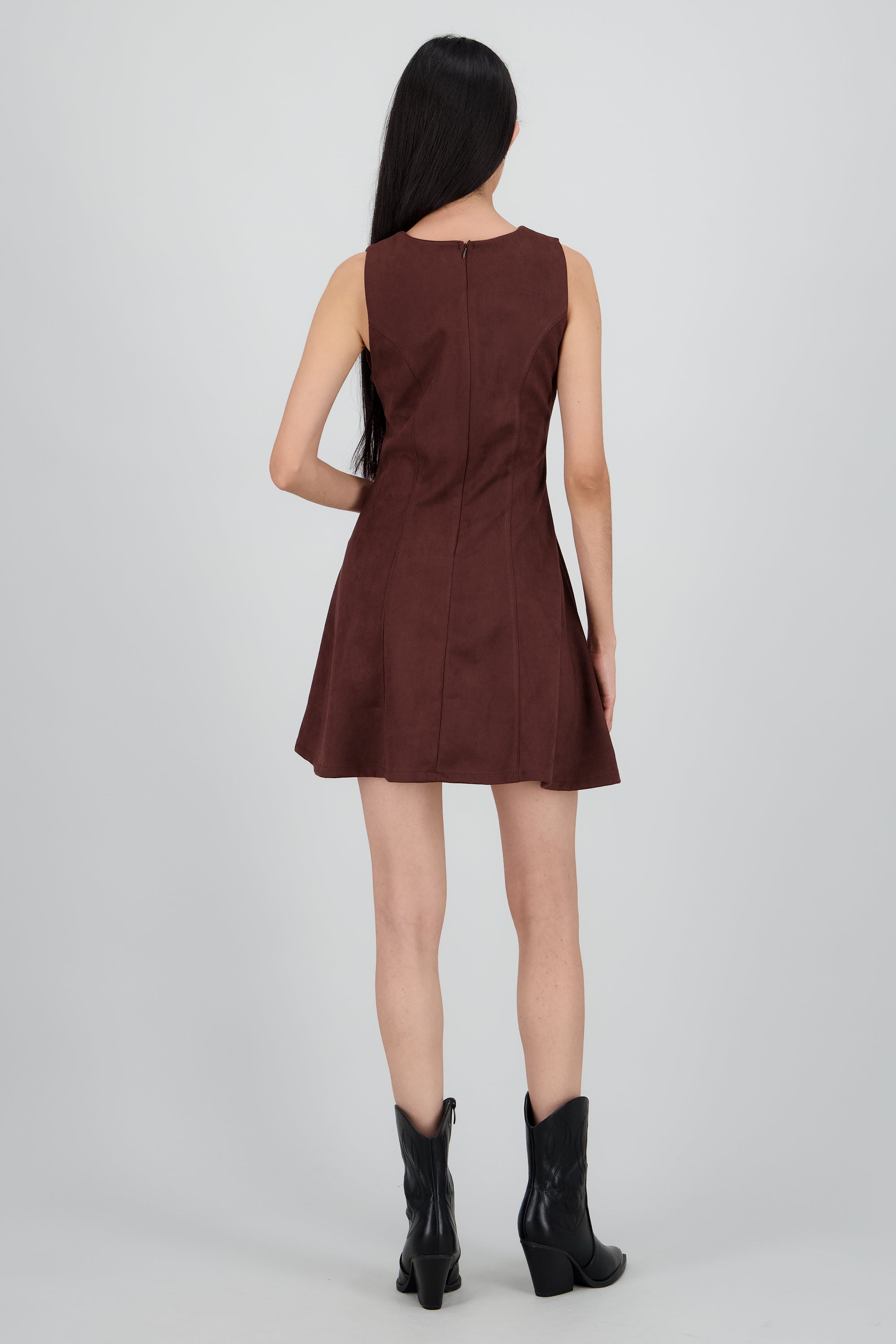 Vestido mini sin mangas detalle cortes CHOCOLATE