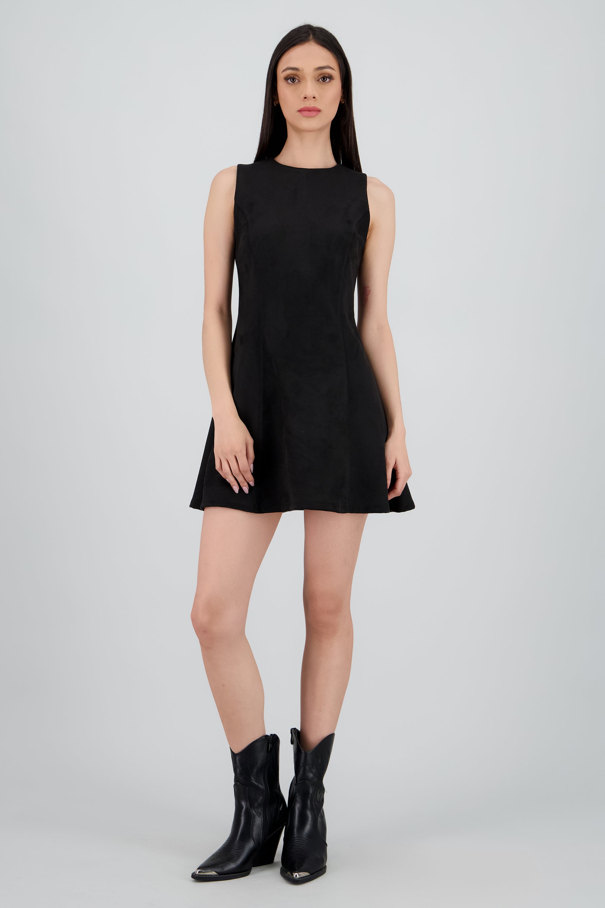 Vestido mini sin mangas detalle cortes NEGRO