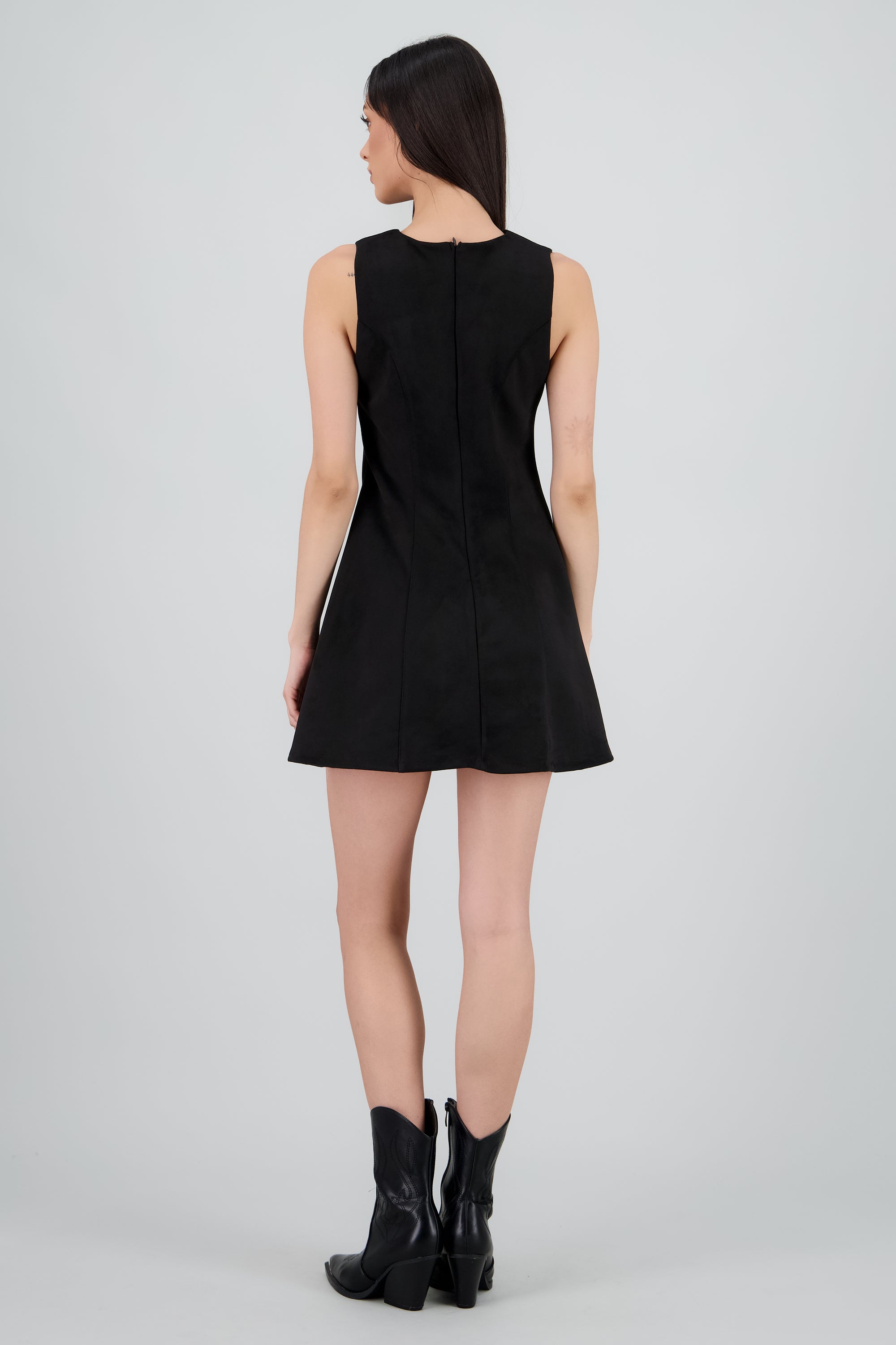 Vestido mini sin mangas detalle cortes NEGRO