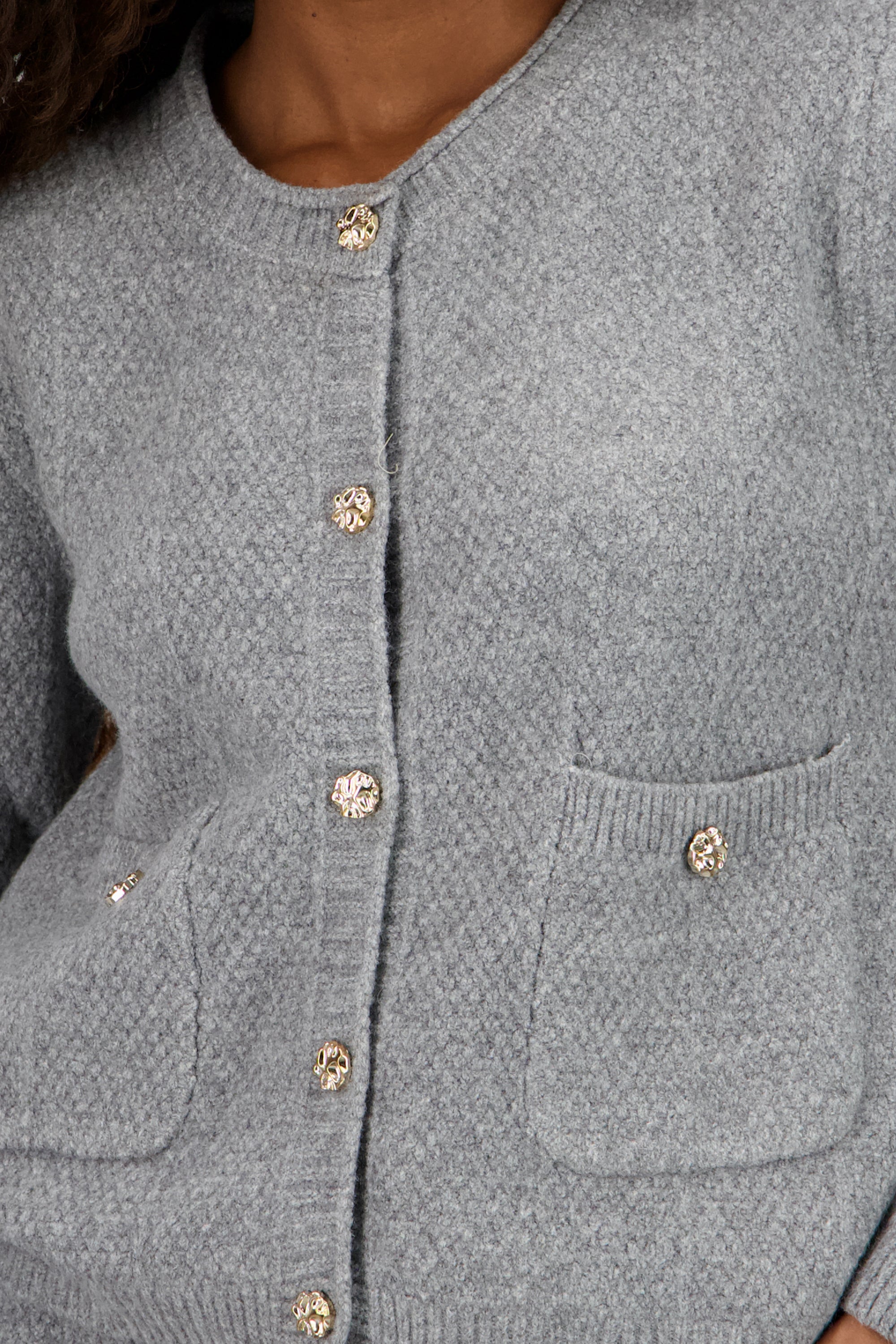 Cardigan bolsas detalle botones GRIS