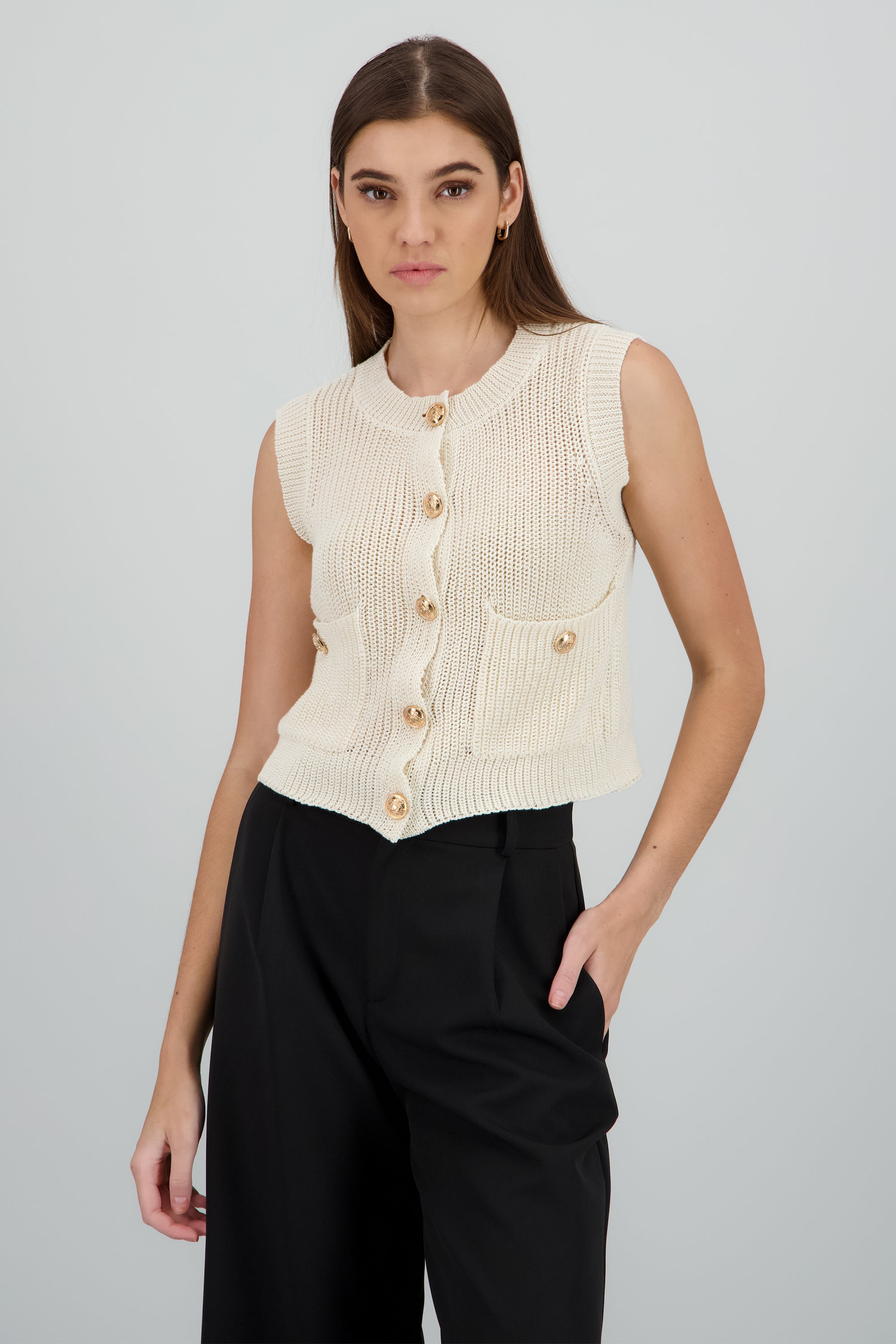 Chaleco tejido detalle bolsas HUESO