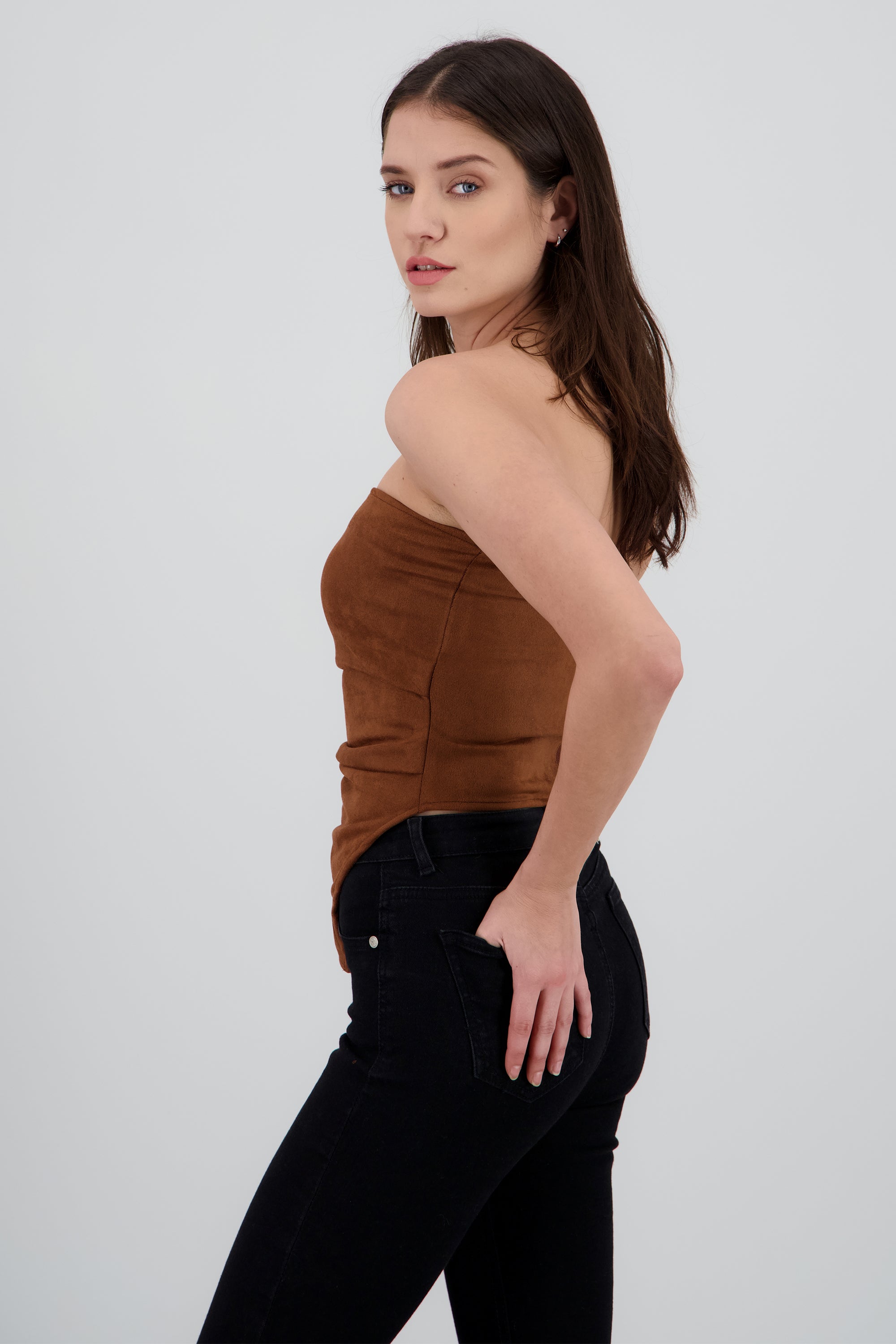 Top strapless drapeado asimetrico CAMELLO