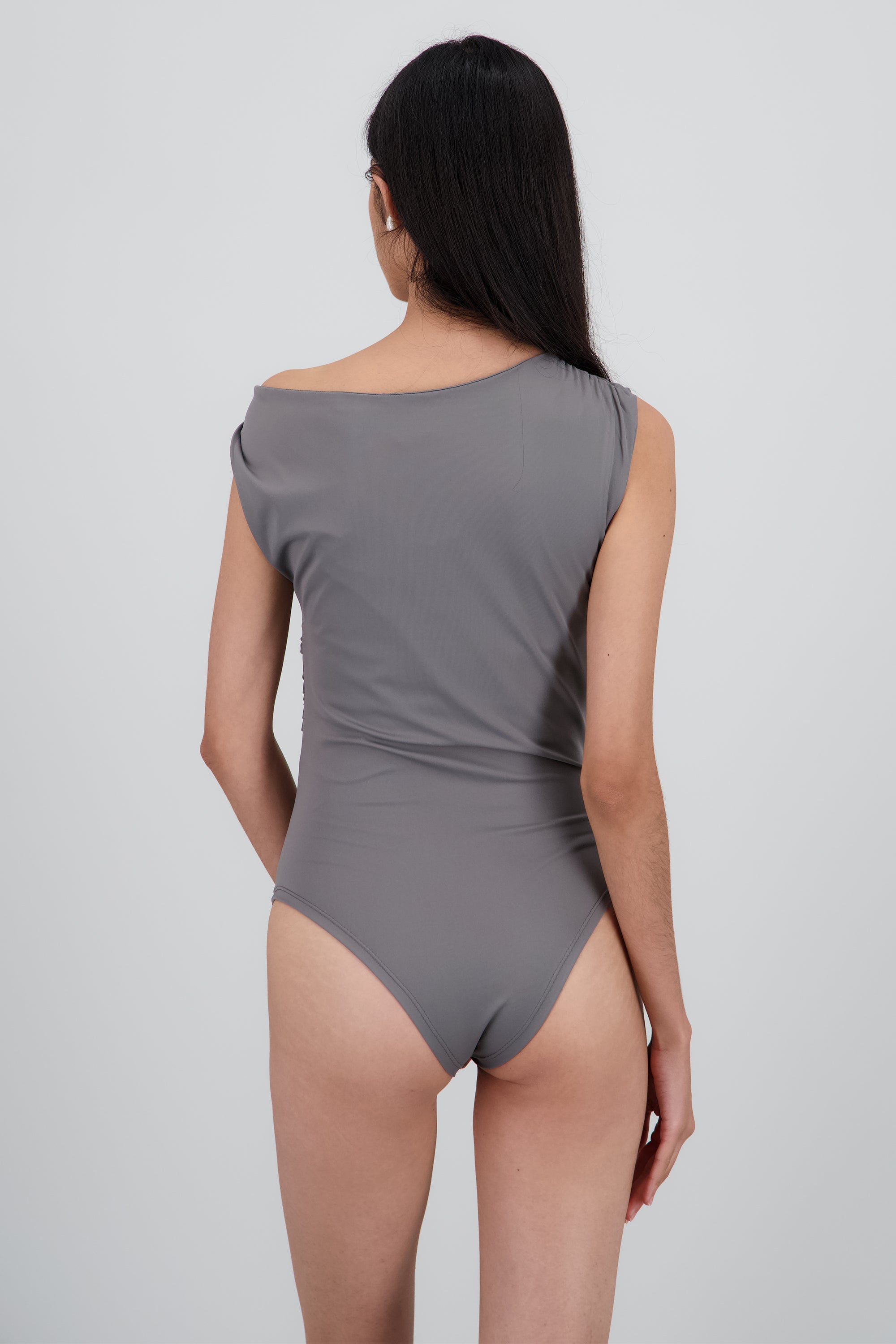 Bodysuit sin mangas drapeado costados GRIS