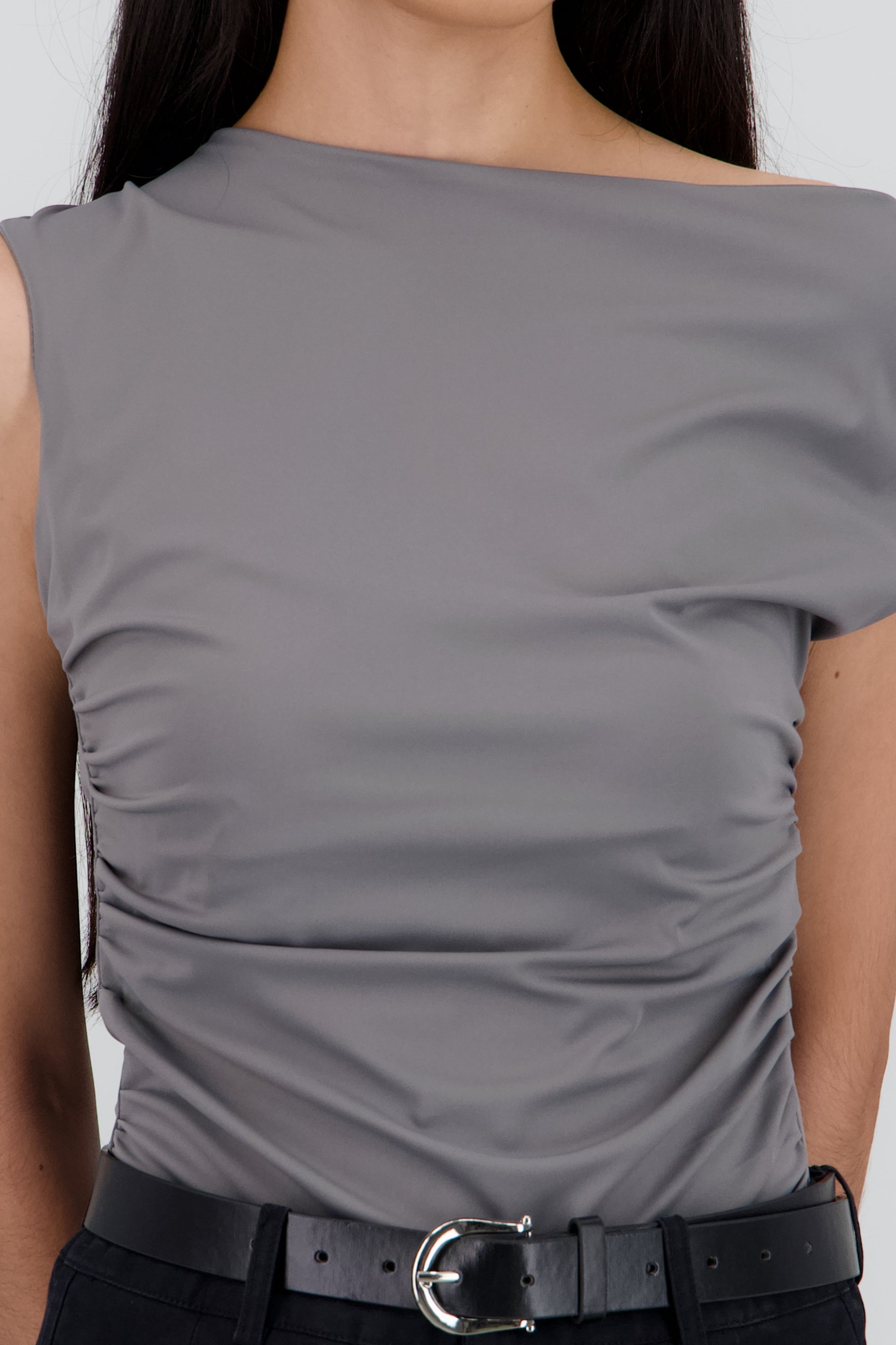 Bodysuit sin mangas drapeado costados GRIS