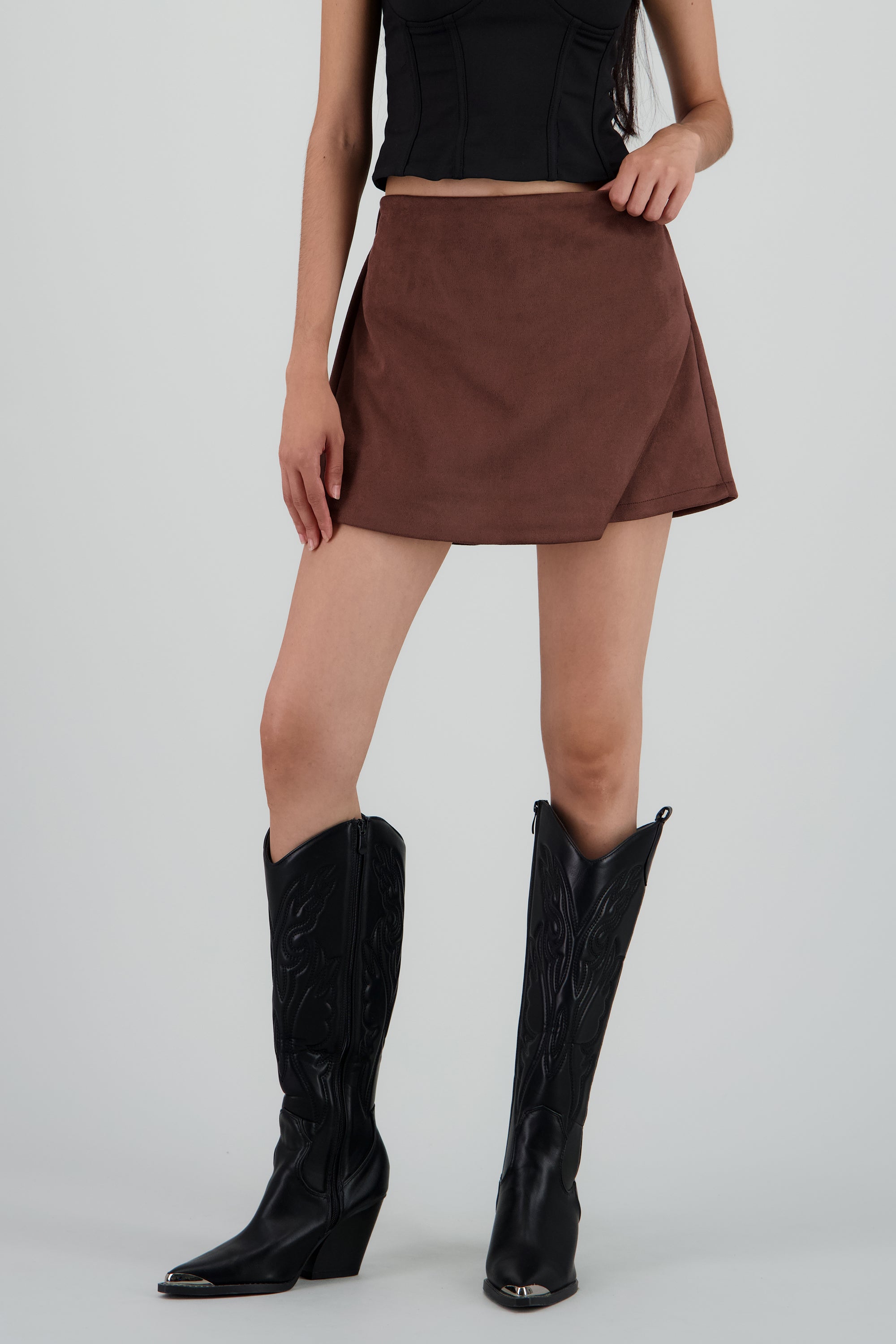 Falda short envolvente suede CHOCOLATE