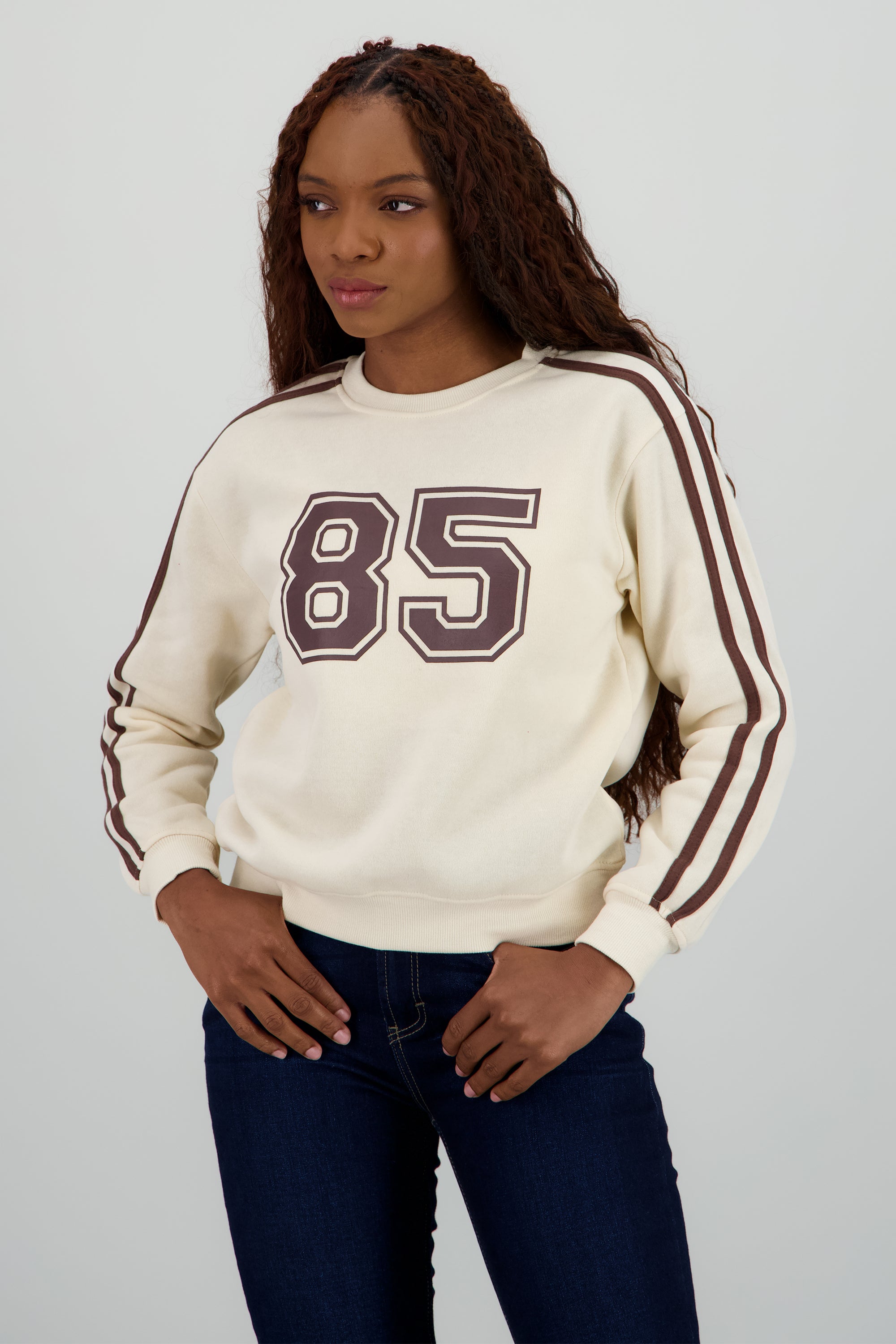 Sudadera lineas contraste número CREMA