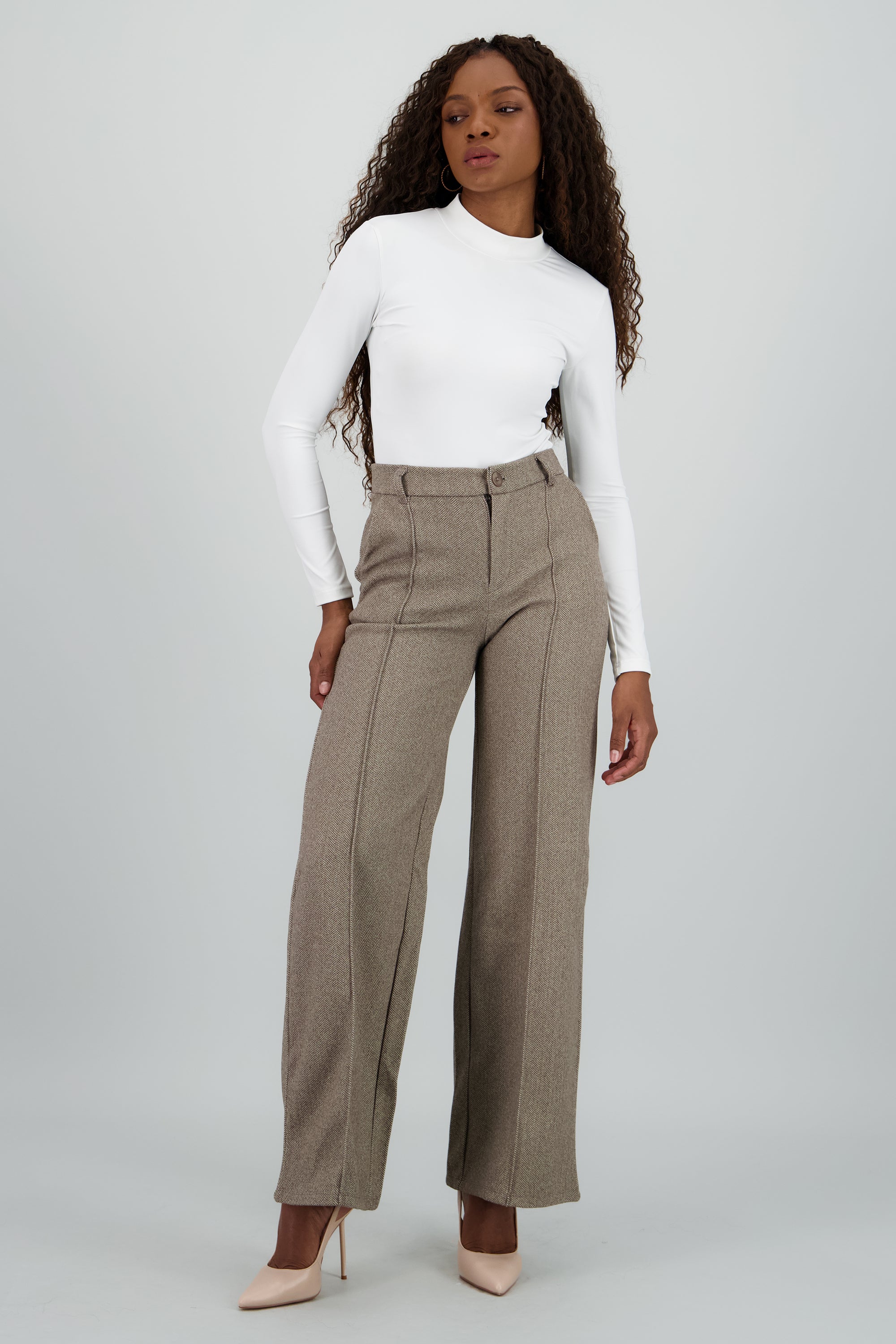 Pantalon con textura recto CAFE