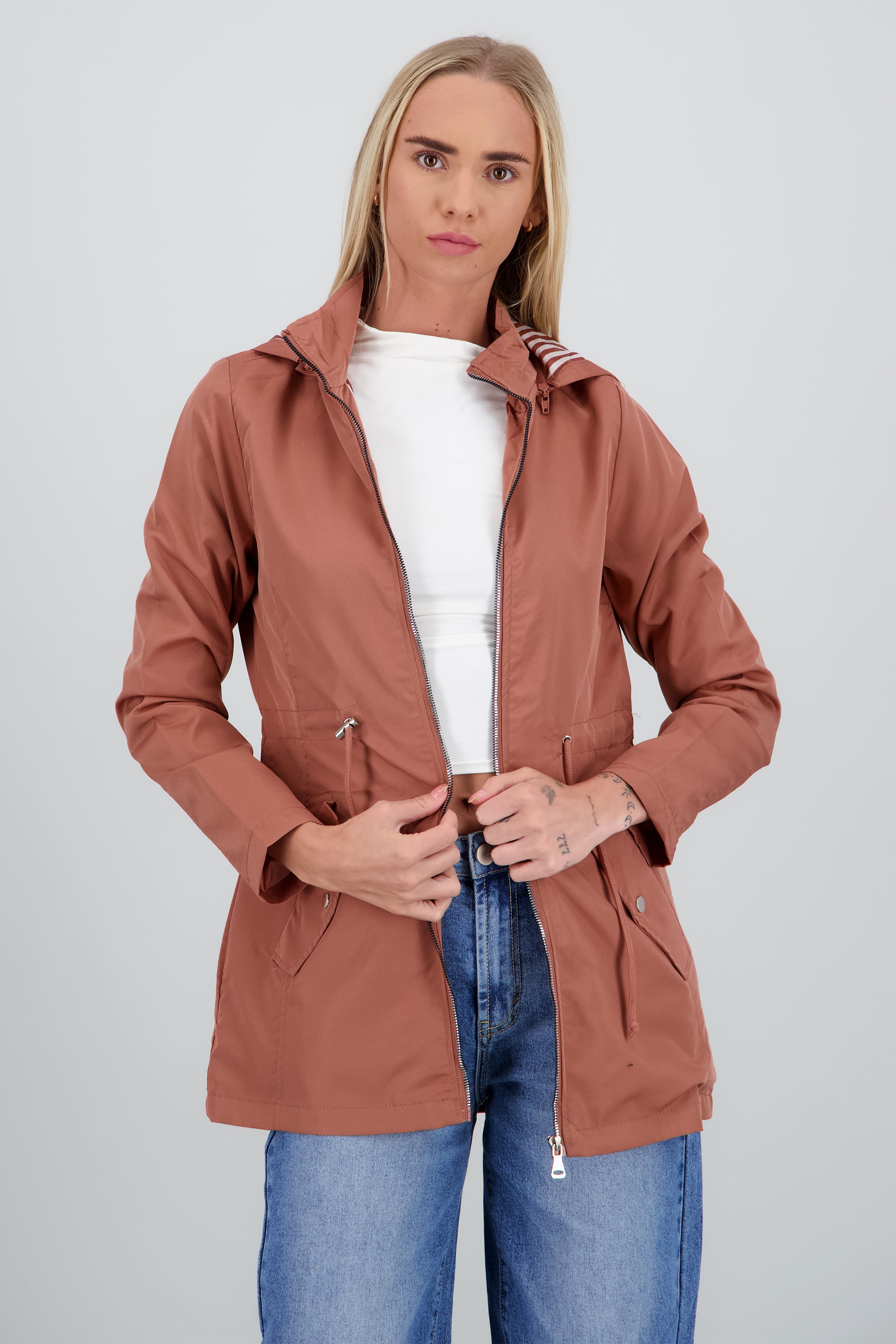 GABARDINA LIGERA JARETA LADRILLO