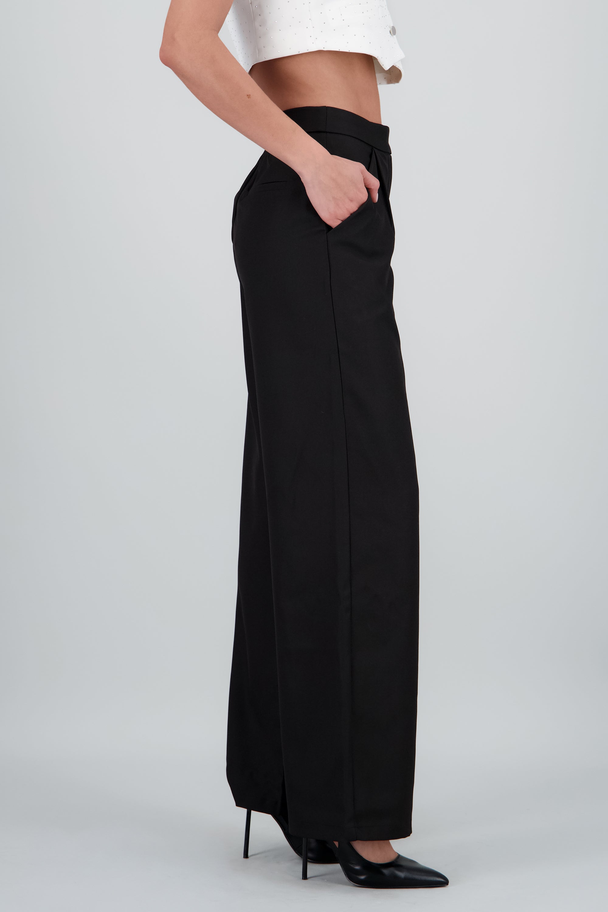 Pantalon sastreado detalle bolsas NEGRO