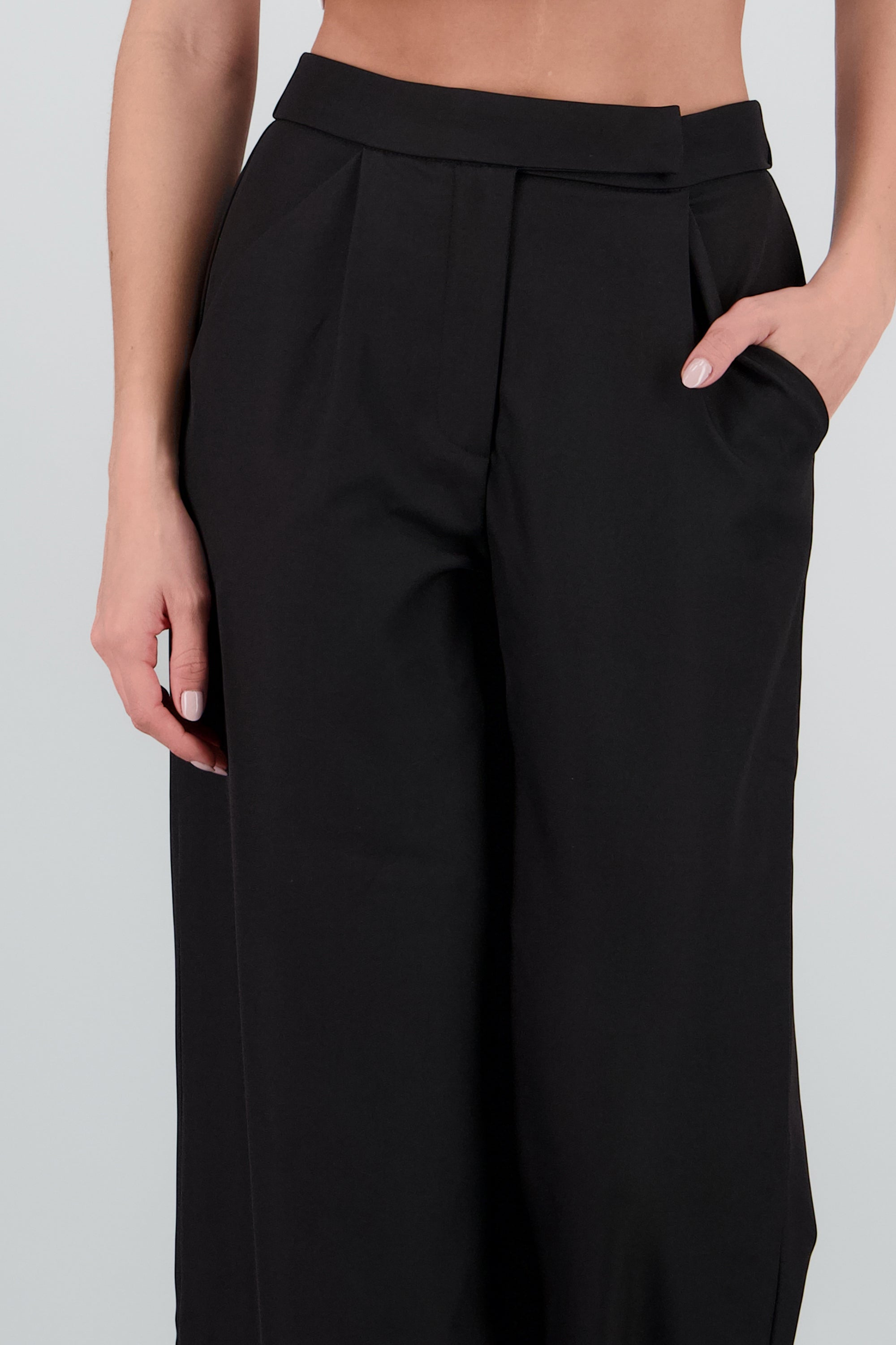 Pantalon sastreado detalle bolsas NEGRO