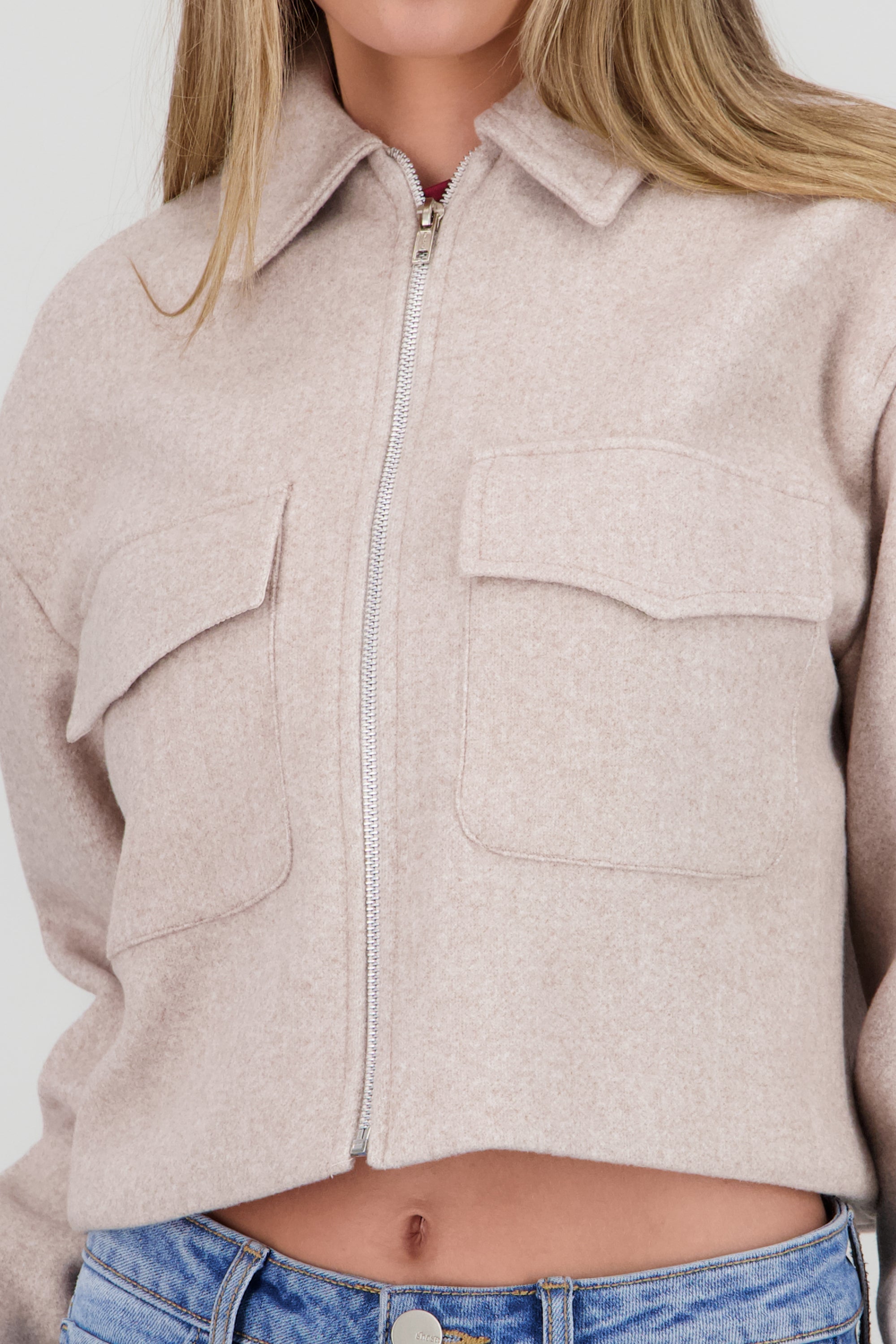 Chamarra con cierre det bolsas BEIGE