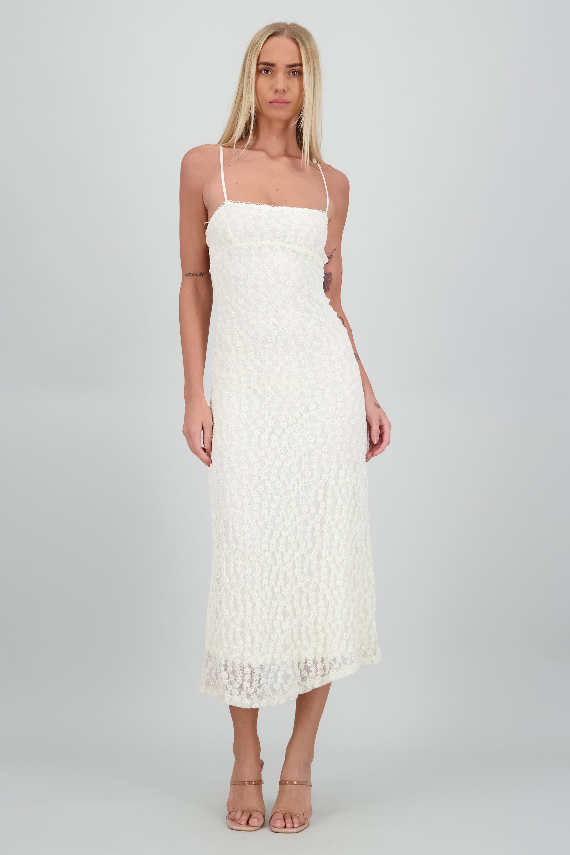 Vestido maxi  detalle espalda CREMA