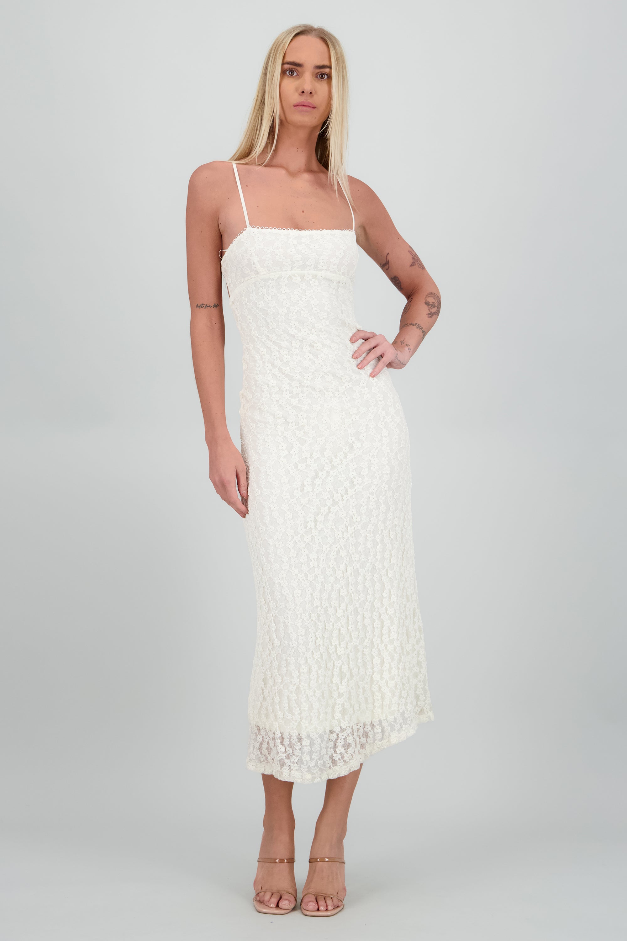 Vestido maxi  detalle espalda CREMA