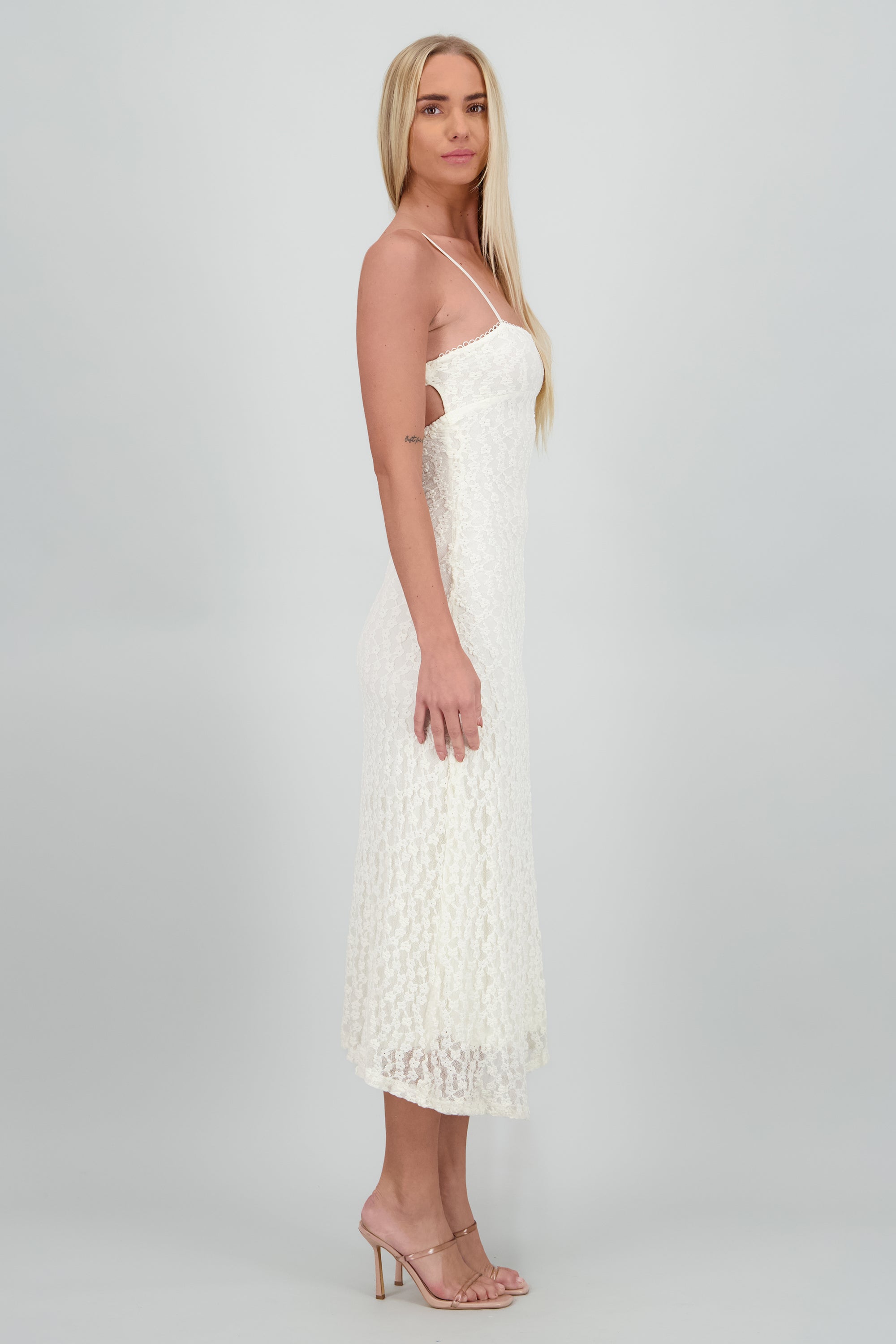 Vestido maxi  detalle espalda CREMA