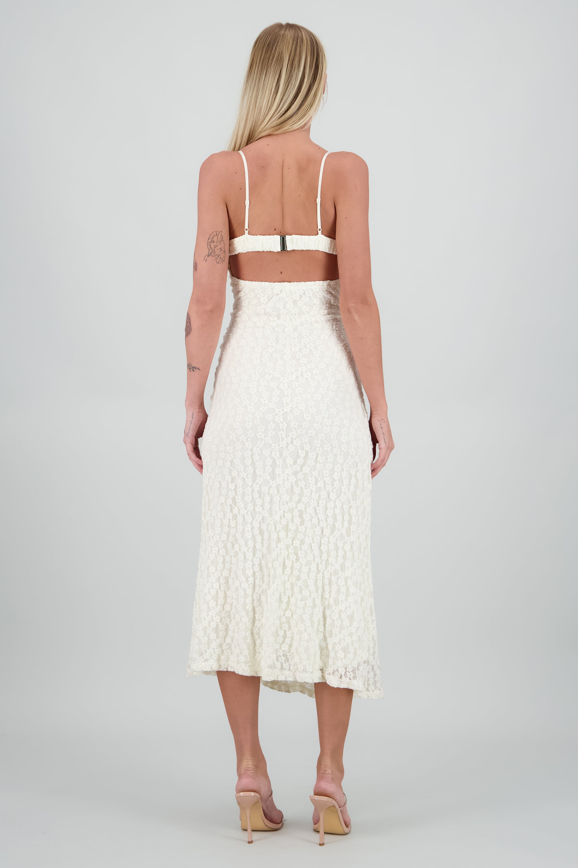 Vestido maxi  detalle espalda CREMA