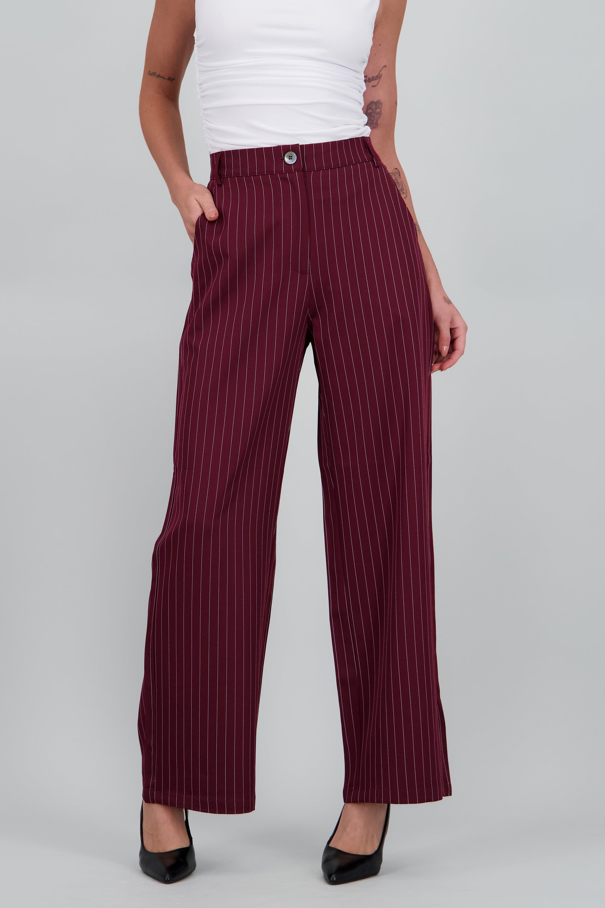 Pantalon recto de rayas CIRUELA