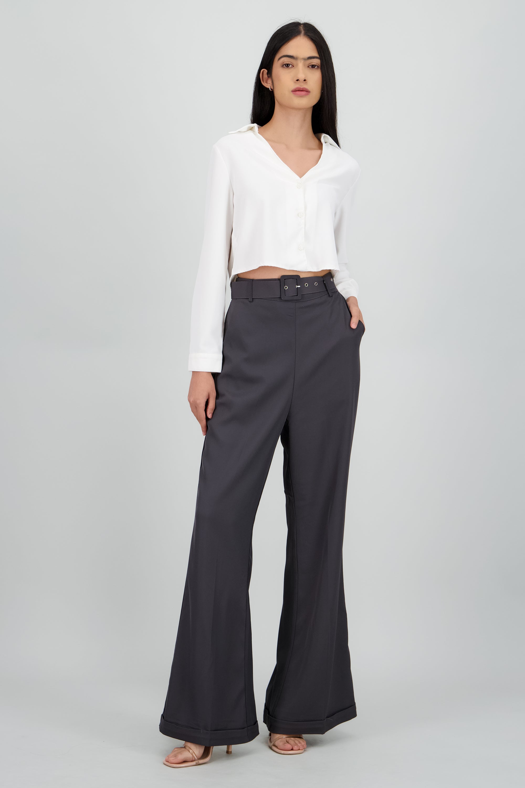 Pantalon flare detalle dobladillo GRIS