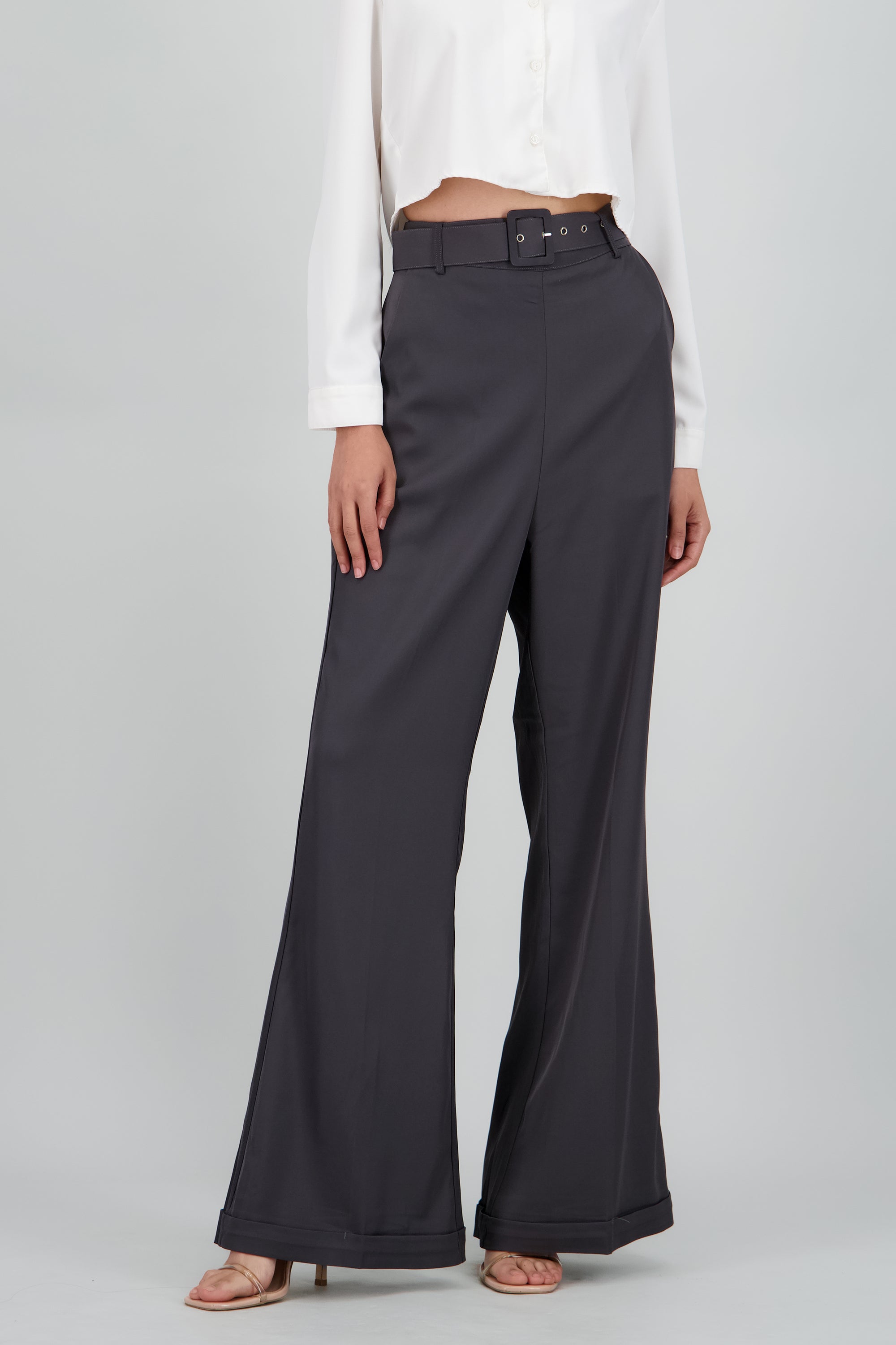 Pantalon flare detalle dobladillo GRIS
