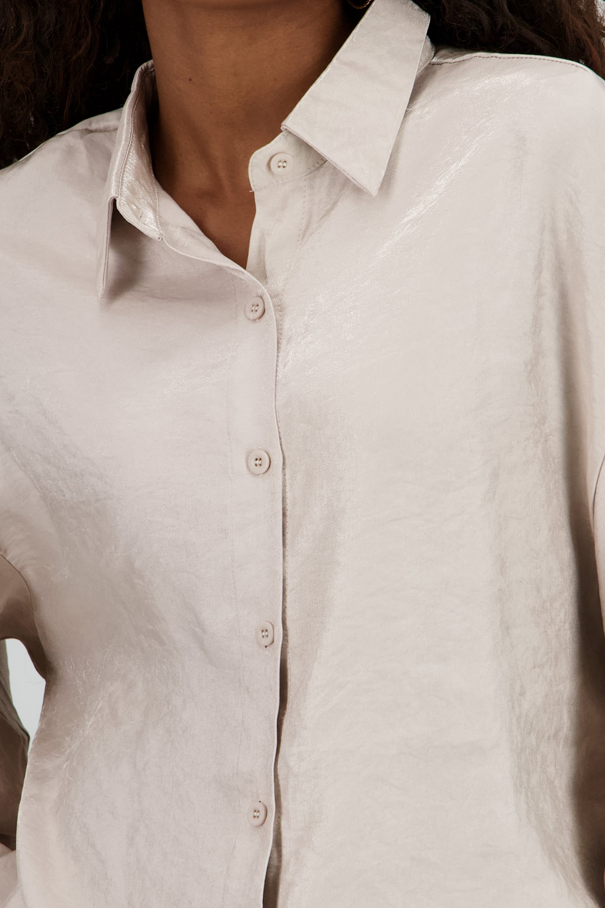 Camisa manga larga detalle satinada botones BEIGE