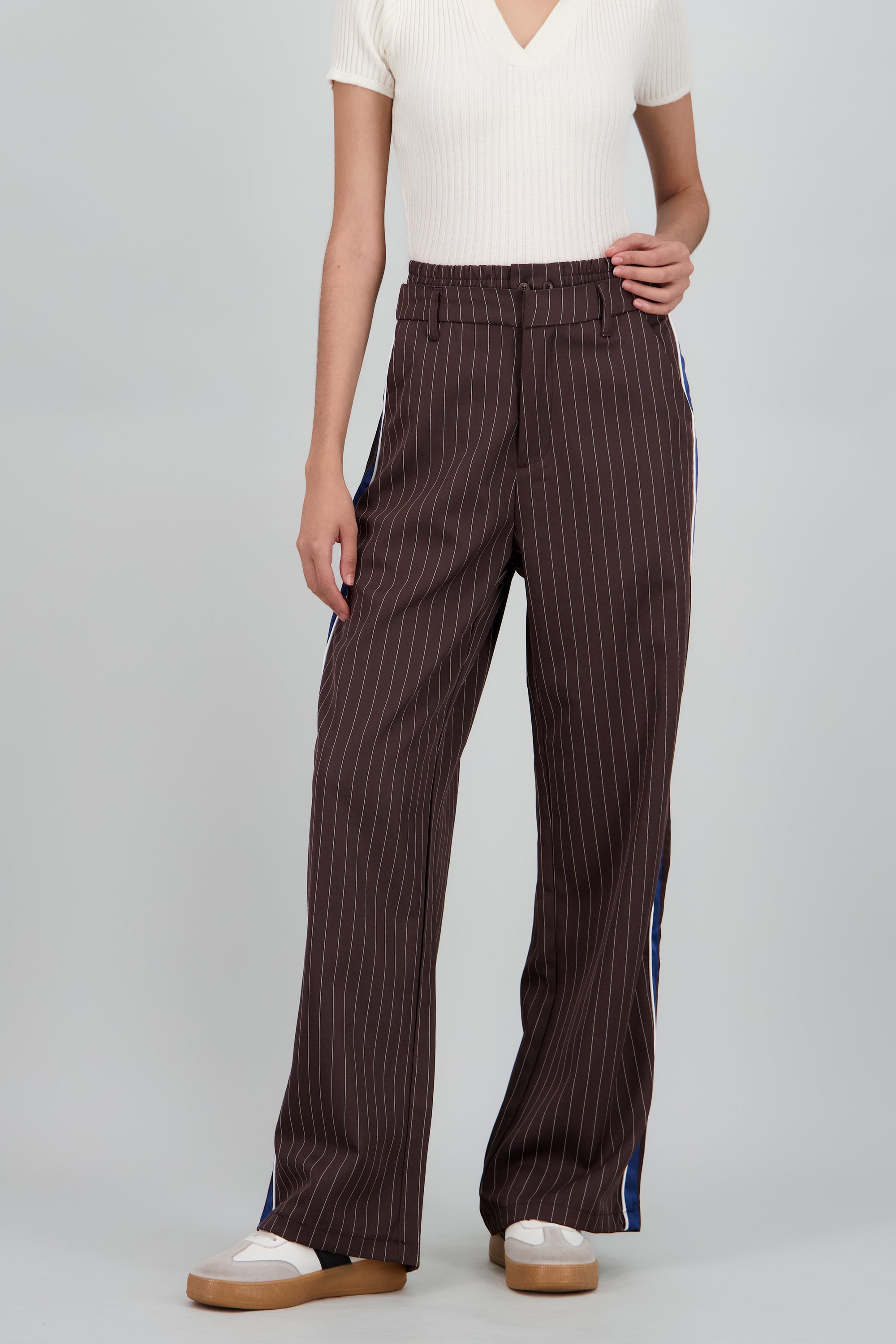 Pantalon recto doble pretina detalle raya CAFE COMBO