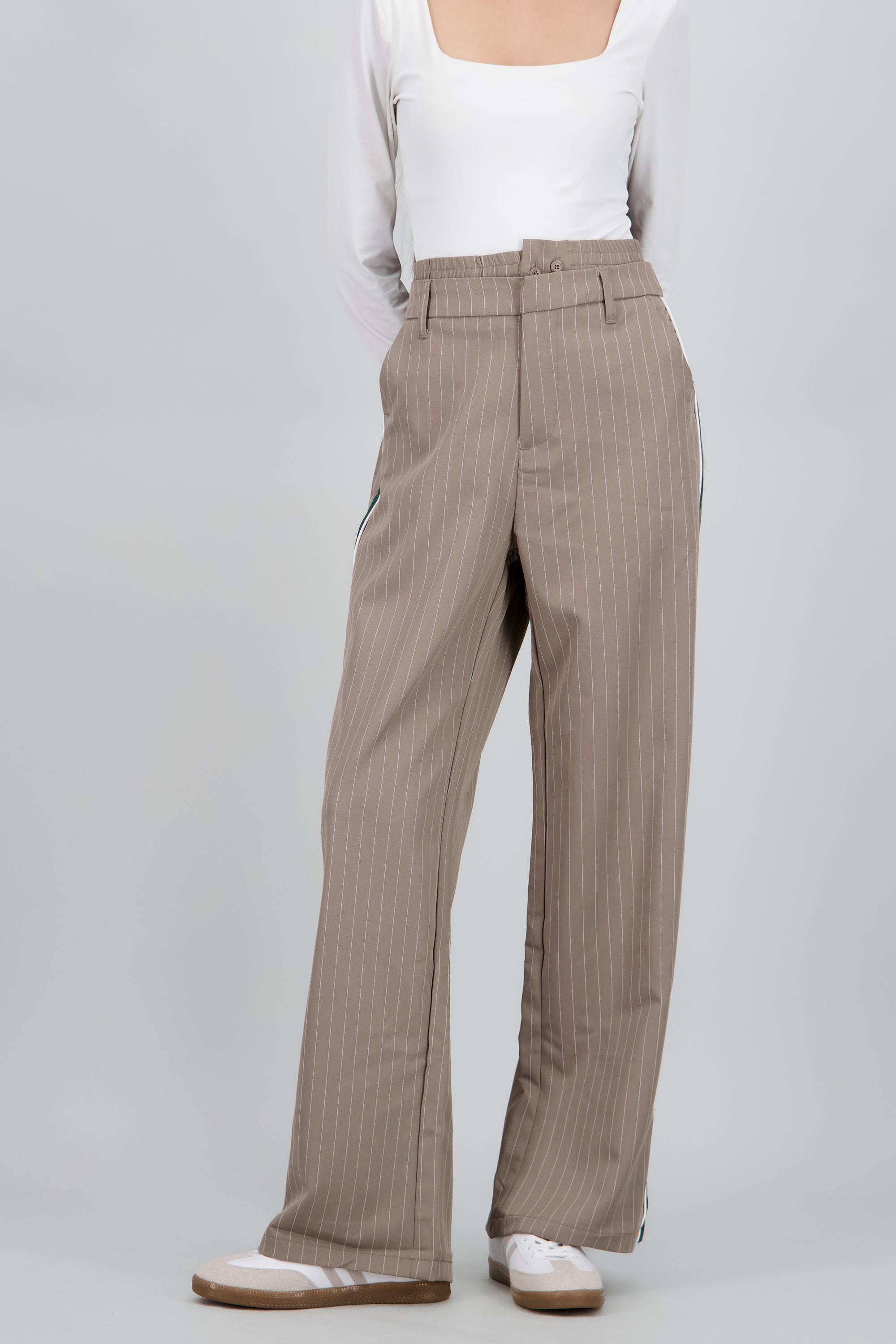 Pantalon recto doble pretina detalle raya KHAKI COMBO