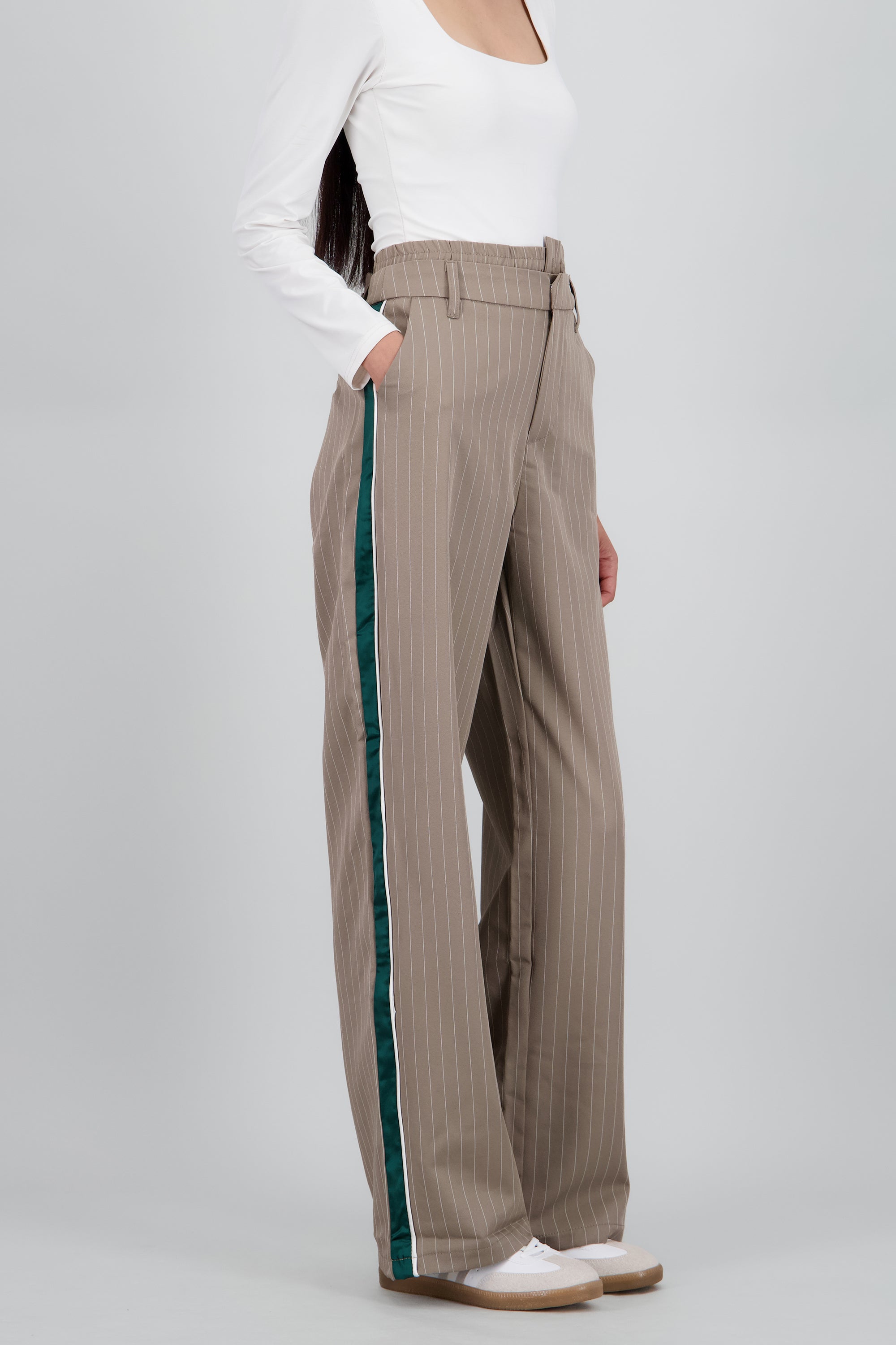 Pantalon recto doble pretina detalle raya KHAKI COMBO