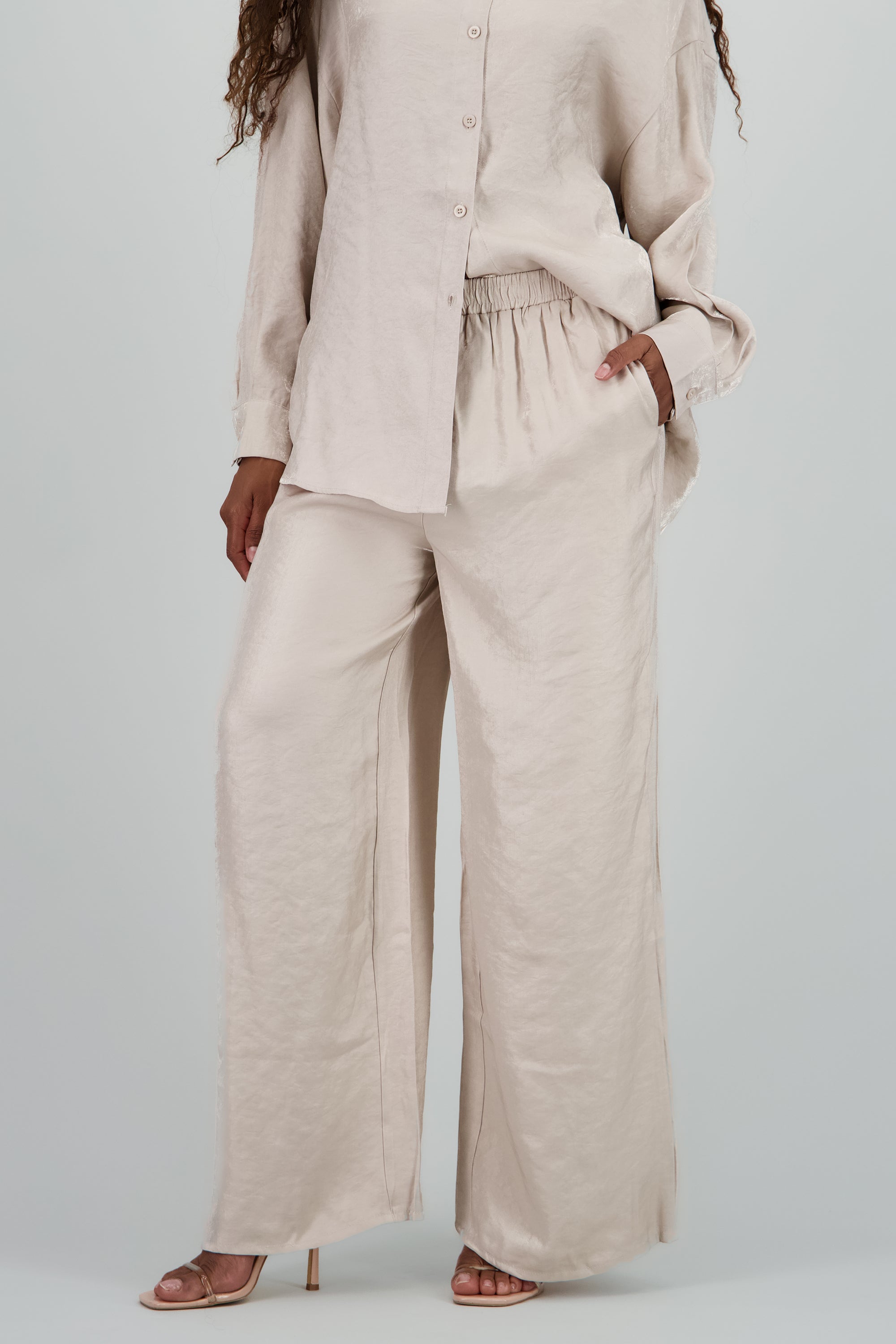 Pantalon amplio fluido detalle satinado BEIGE