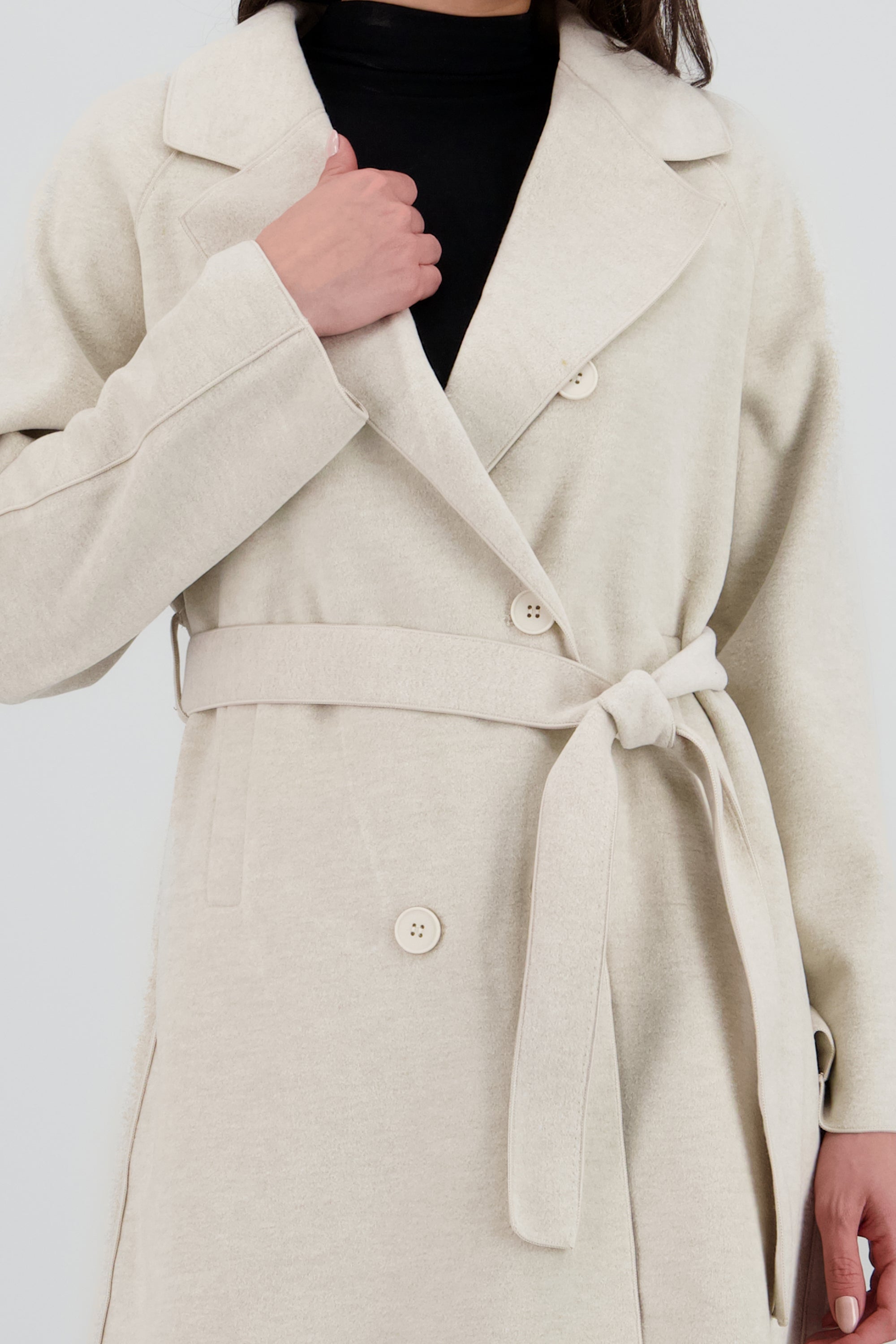 Abrigo largo detalle botones BEIGE