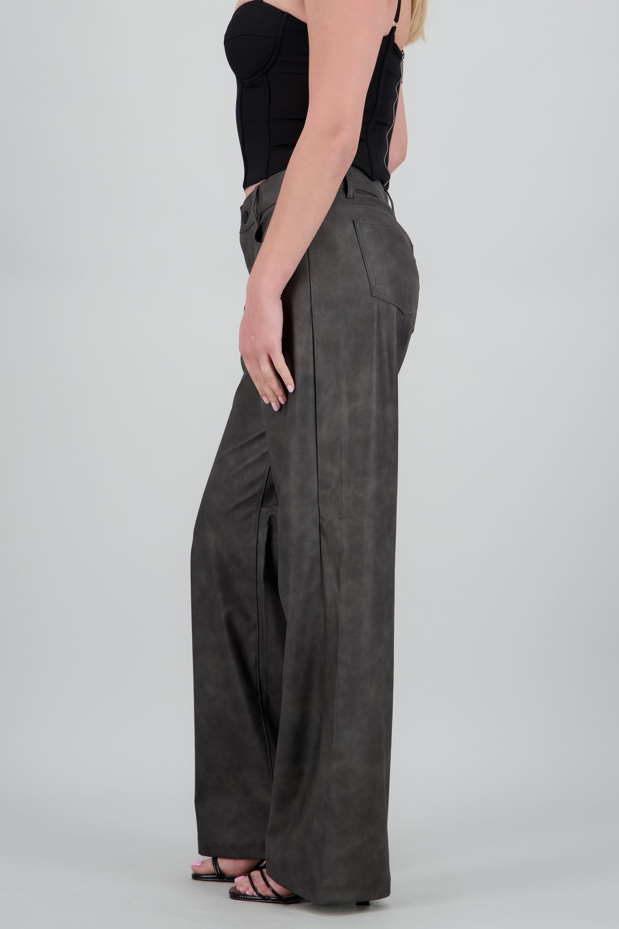 Pantalon recto pu desgaste NEGRO