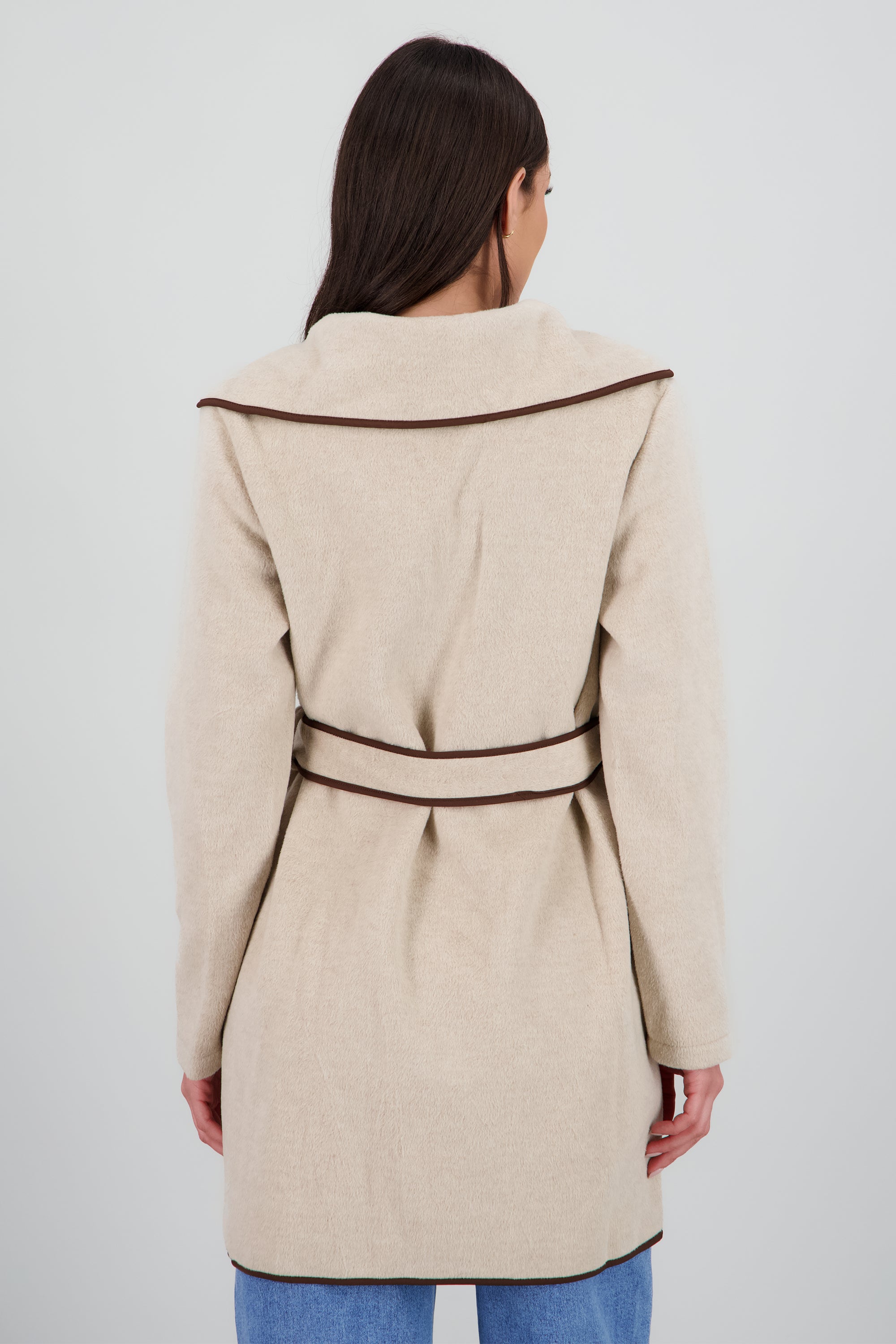 Abrigo corto detalle contraste laso BEIGE