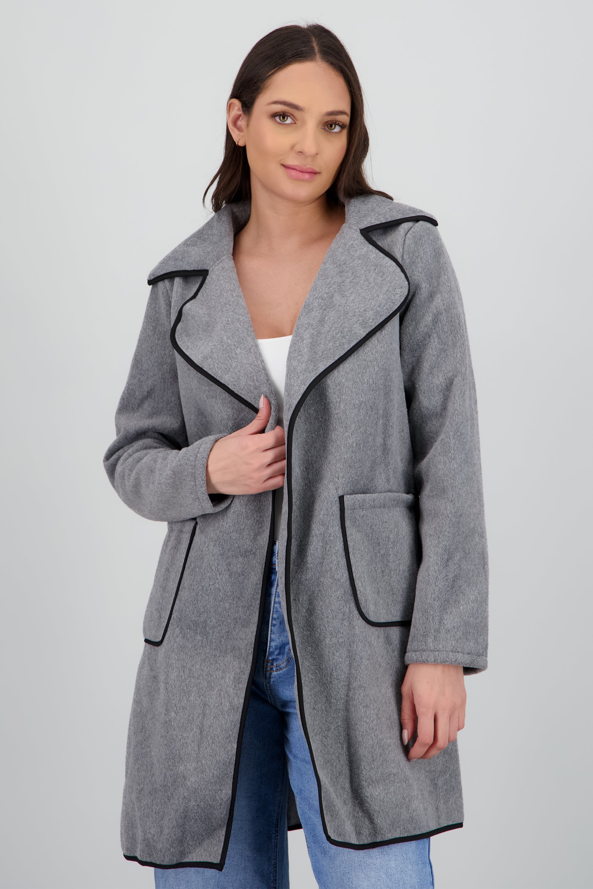 Abrigo corto detalle contraste laso GRIS