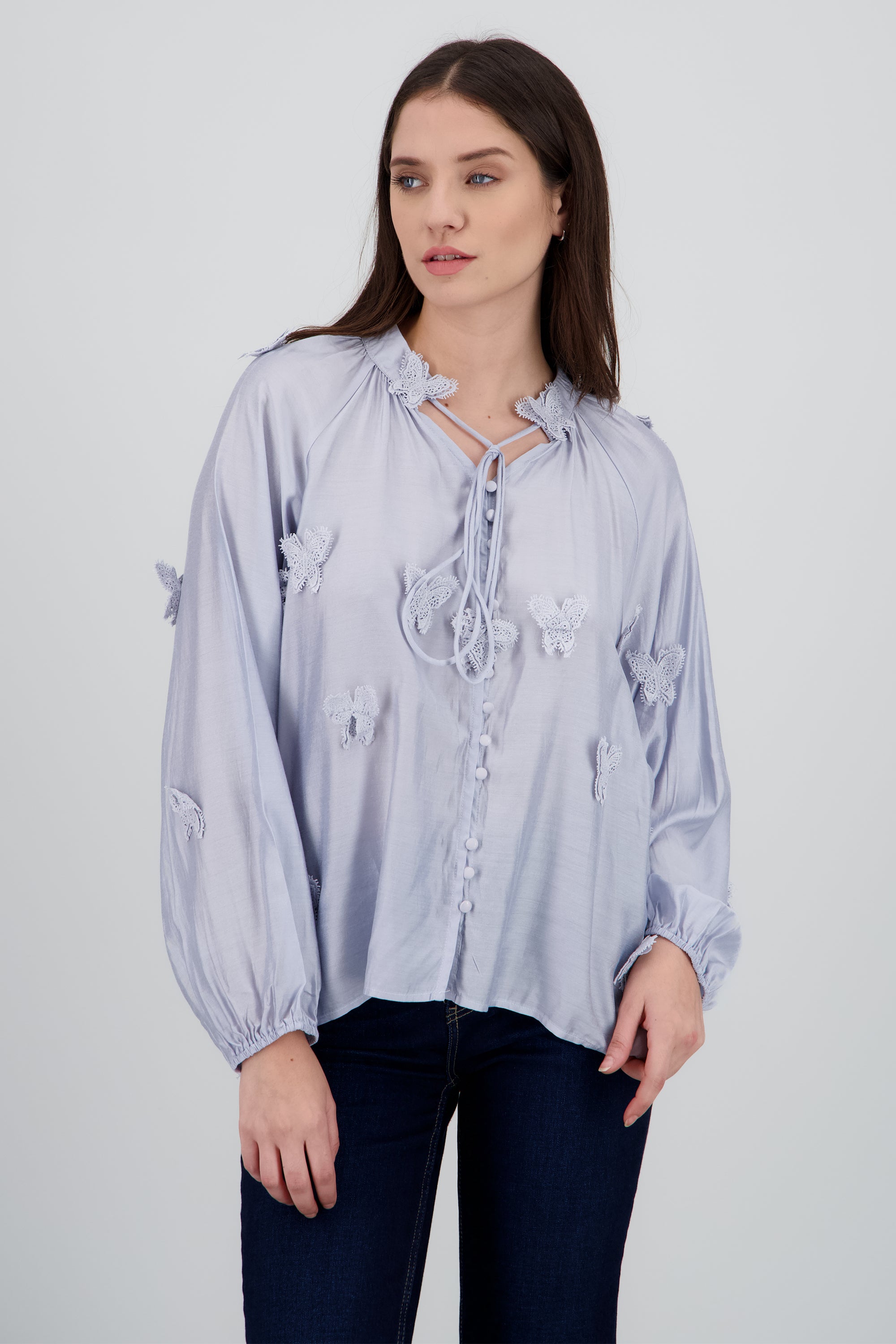 Blusa manga larga detalle mariposas 3d AZUL