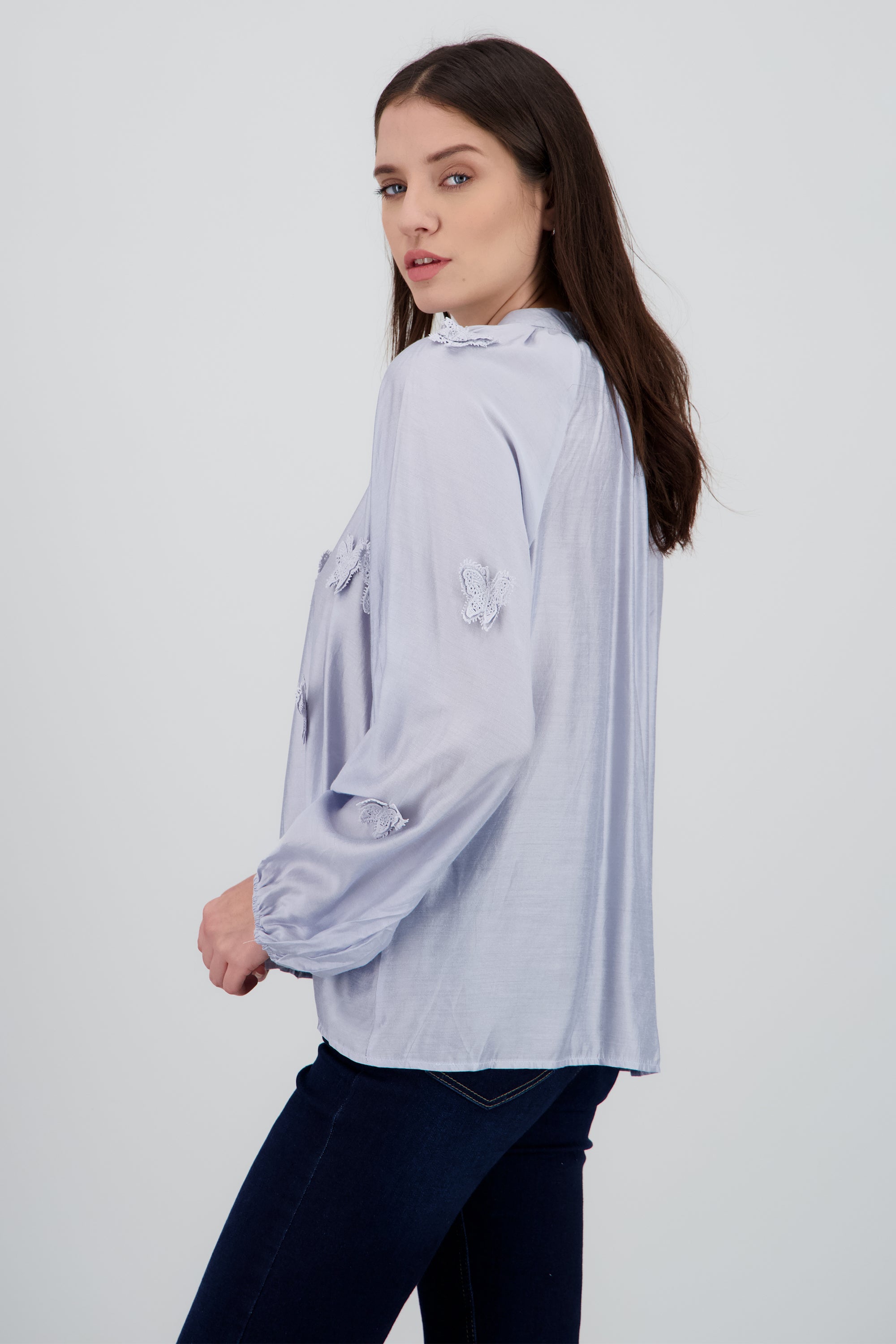 Blusa manga larga detalle mariposas 3d AZUL