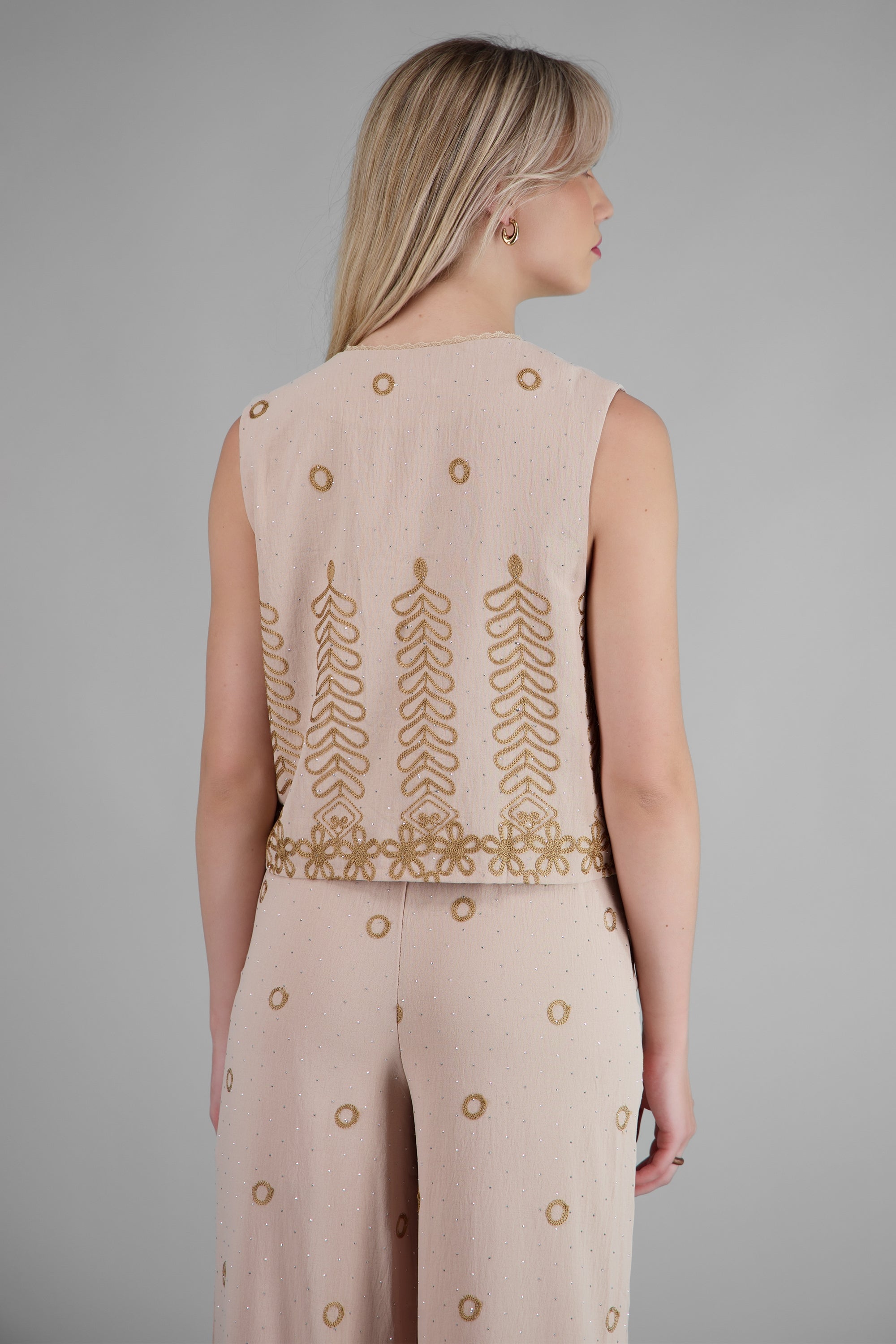 Chaleco corto detalle bordado BEIGE