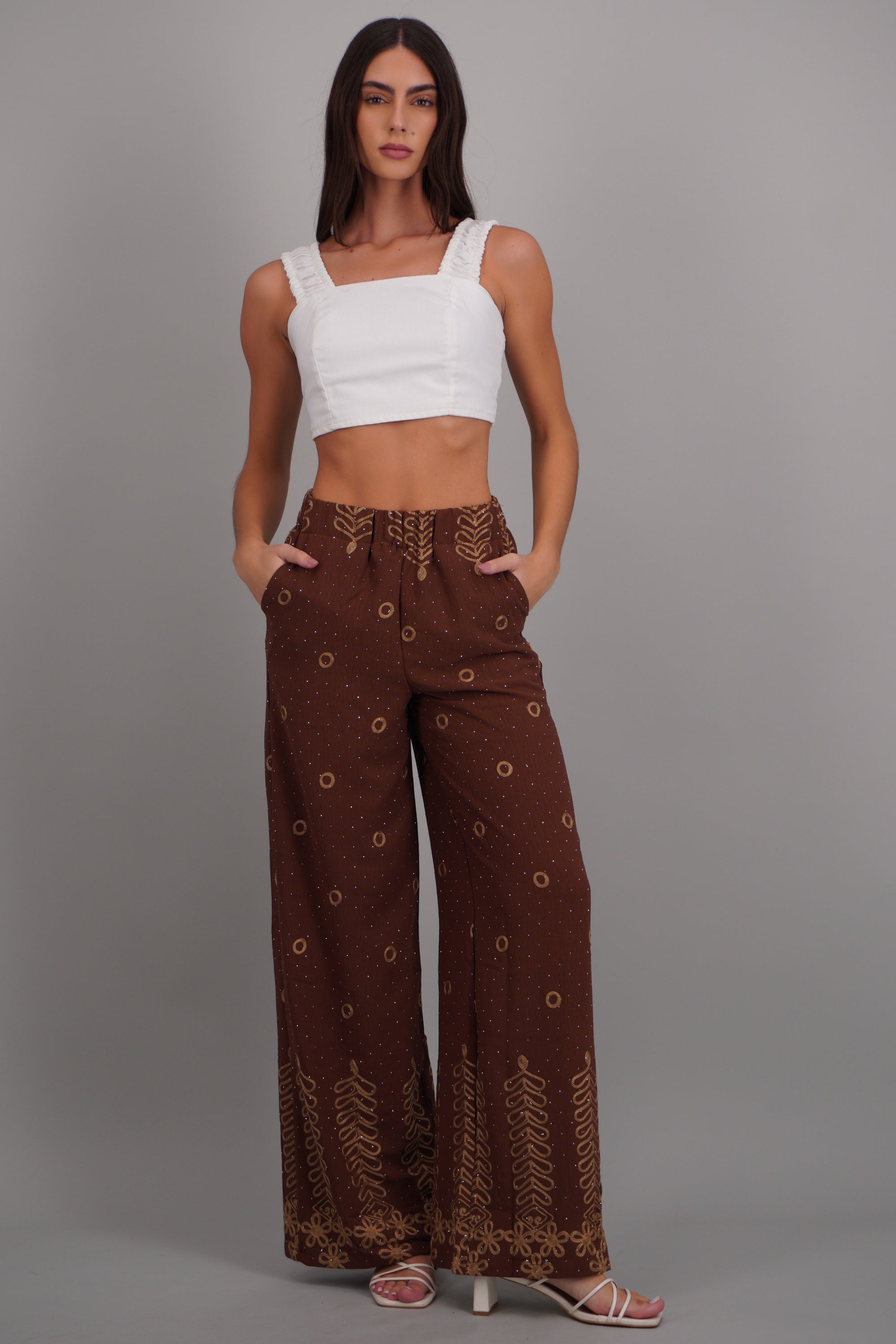 Pantalon recto detalle bordado CAFE