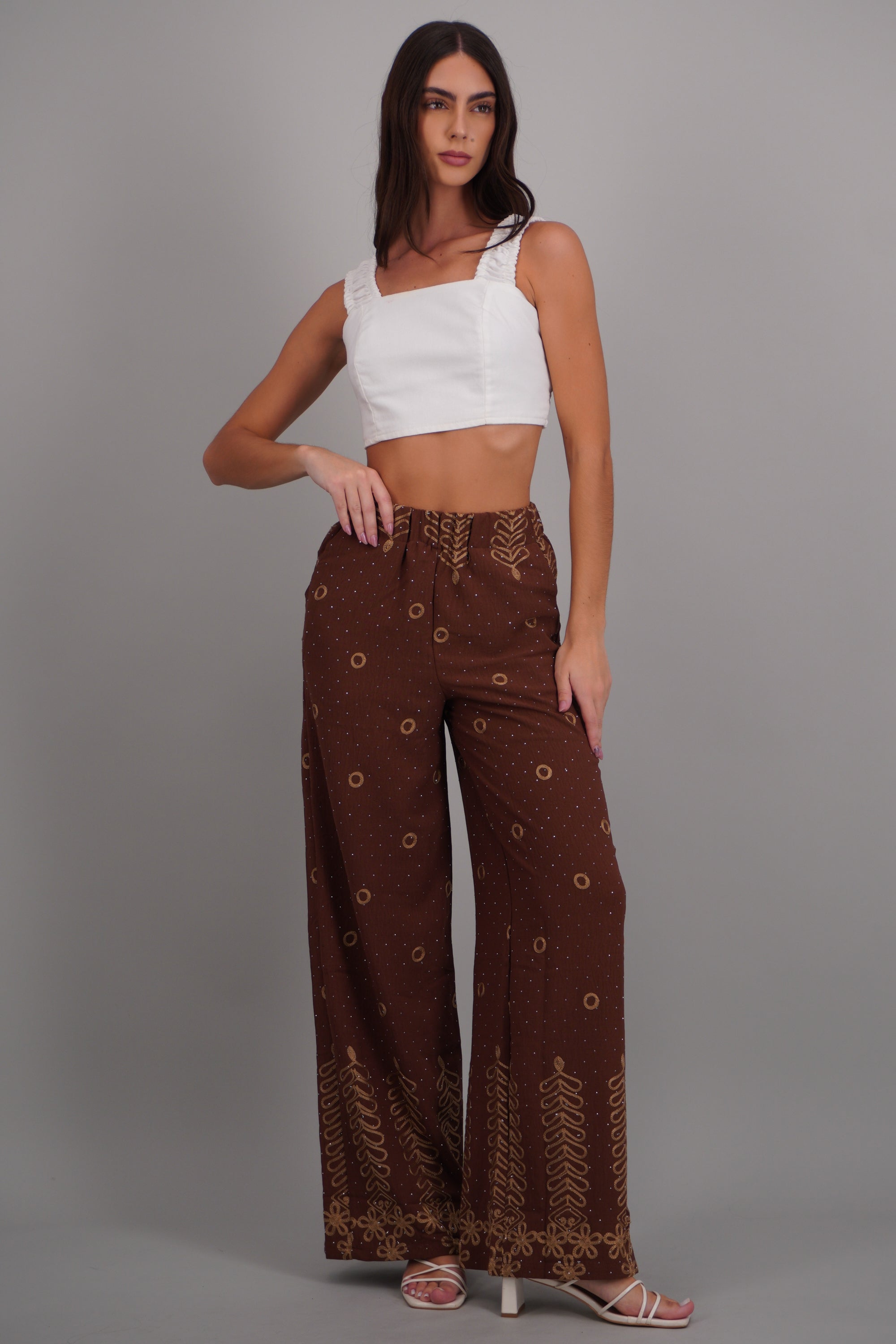 Pantalon recto detalle bordado CAFE