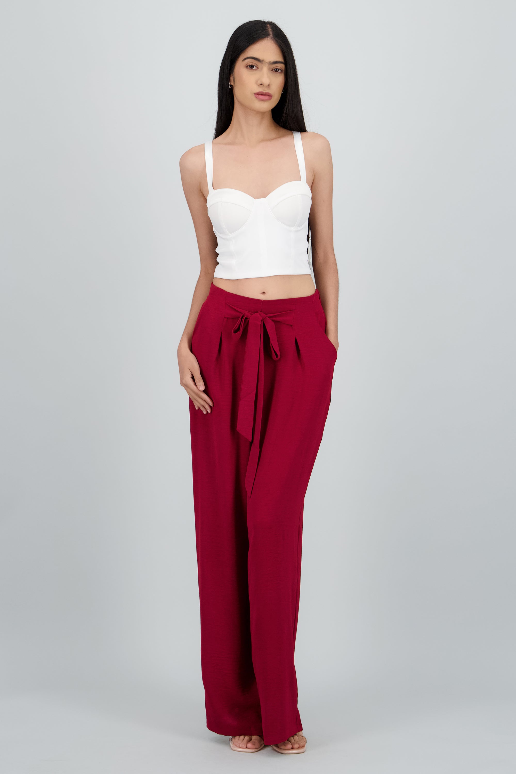 Pantalon amplio detalle amarre CIRUELA