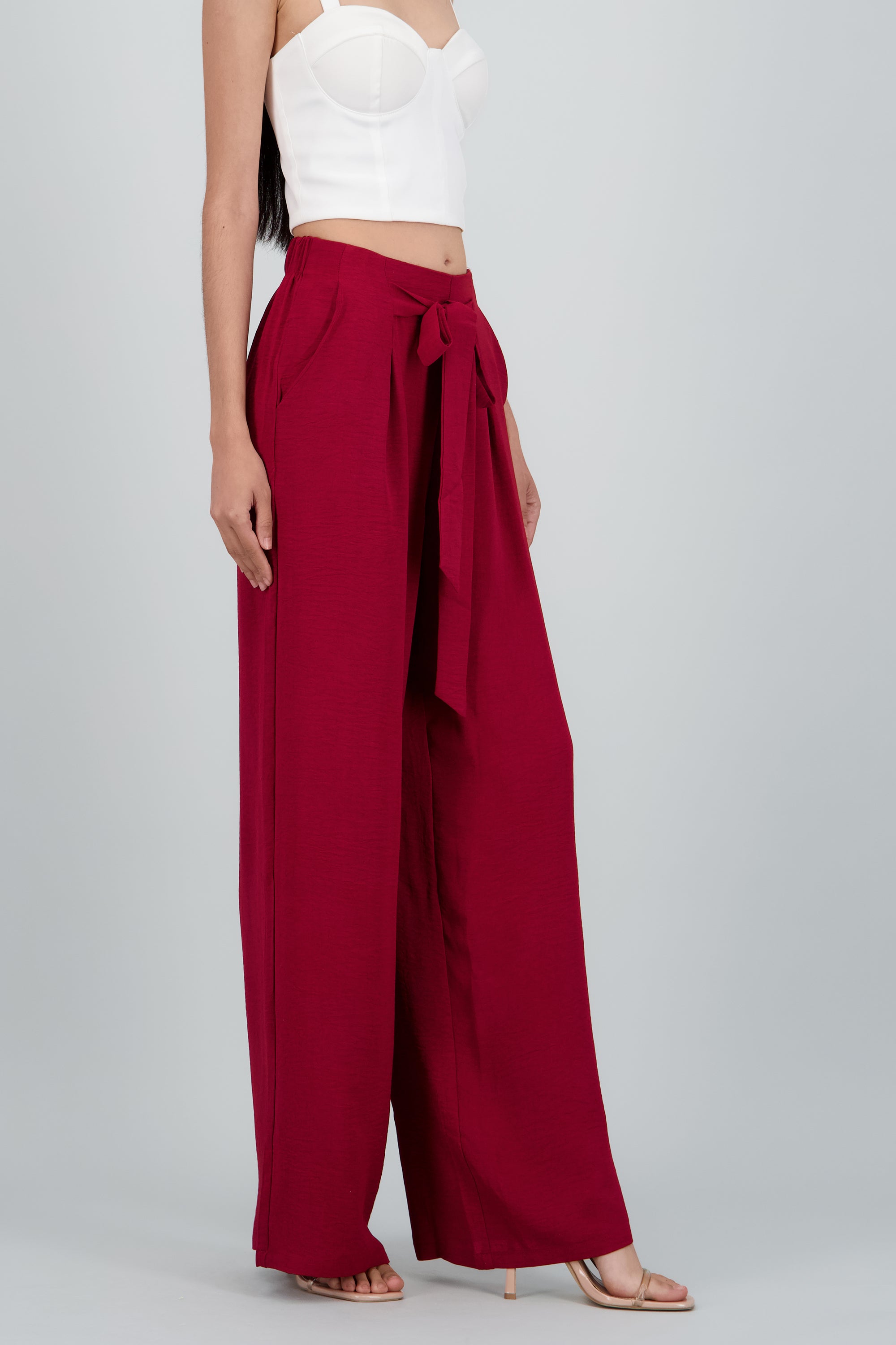 Pantalon amplio detalle amarre CIRUELA